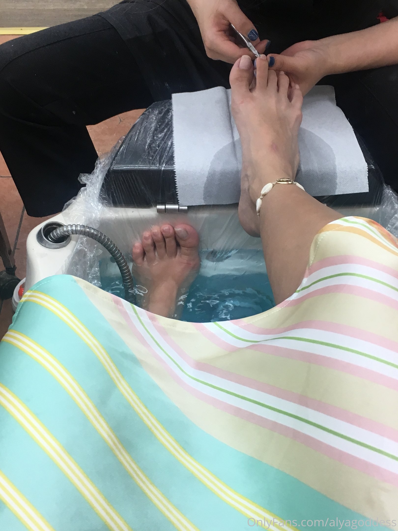 alyagoddess feet photo 23