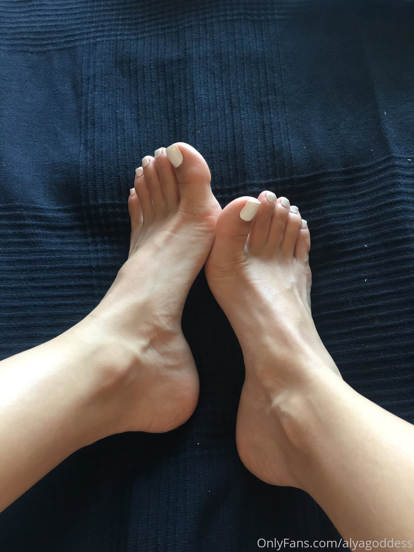 alyagoddess feet photo 10