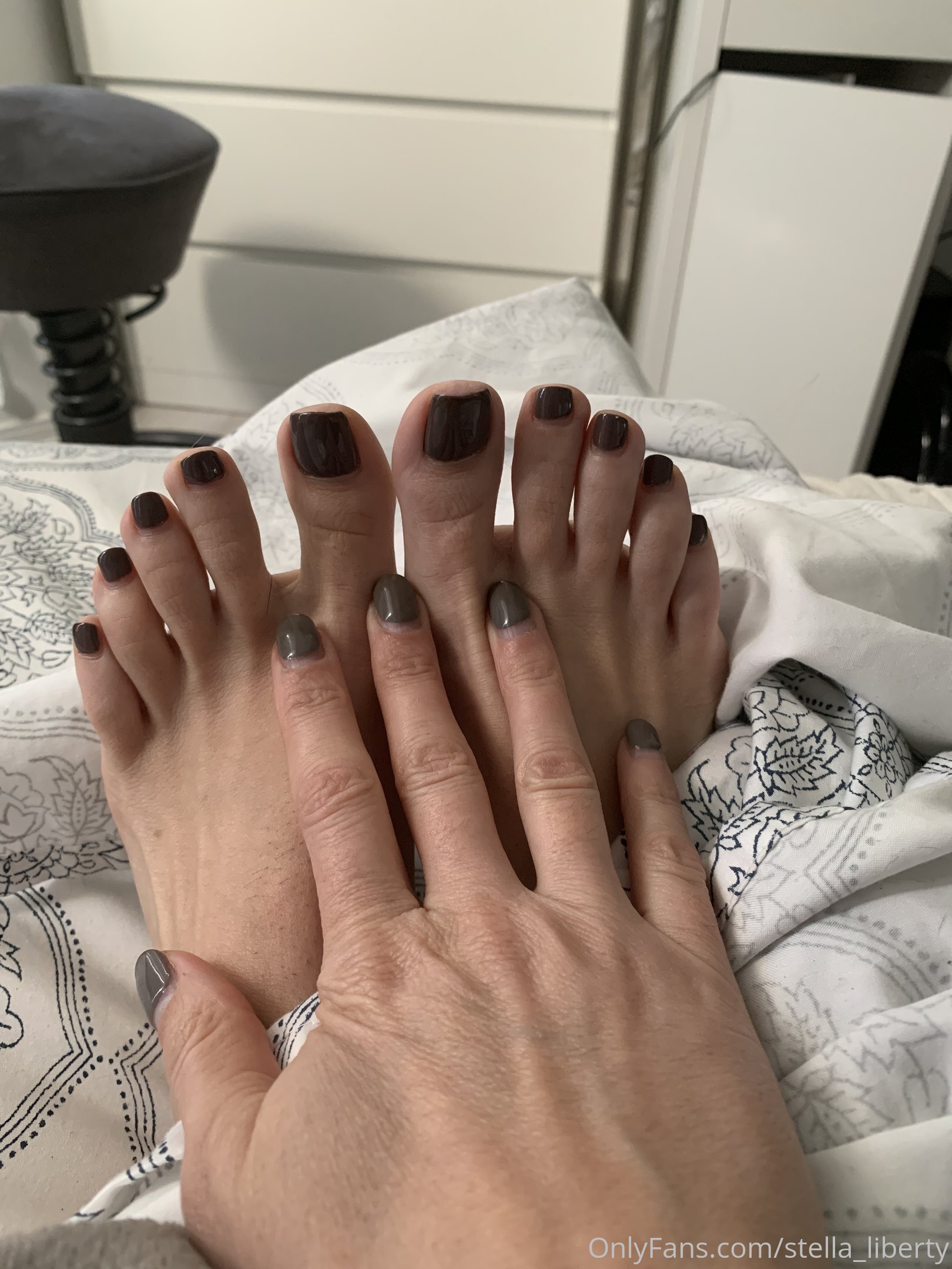 stella_liberty feet photo 2