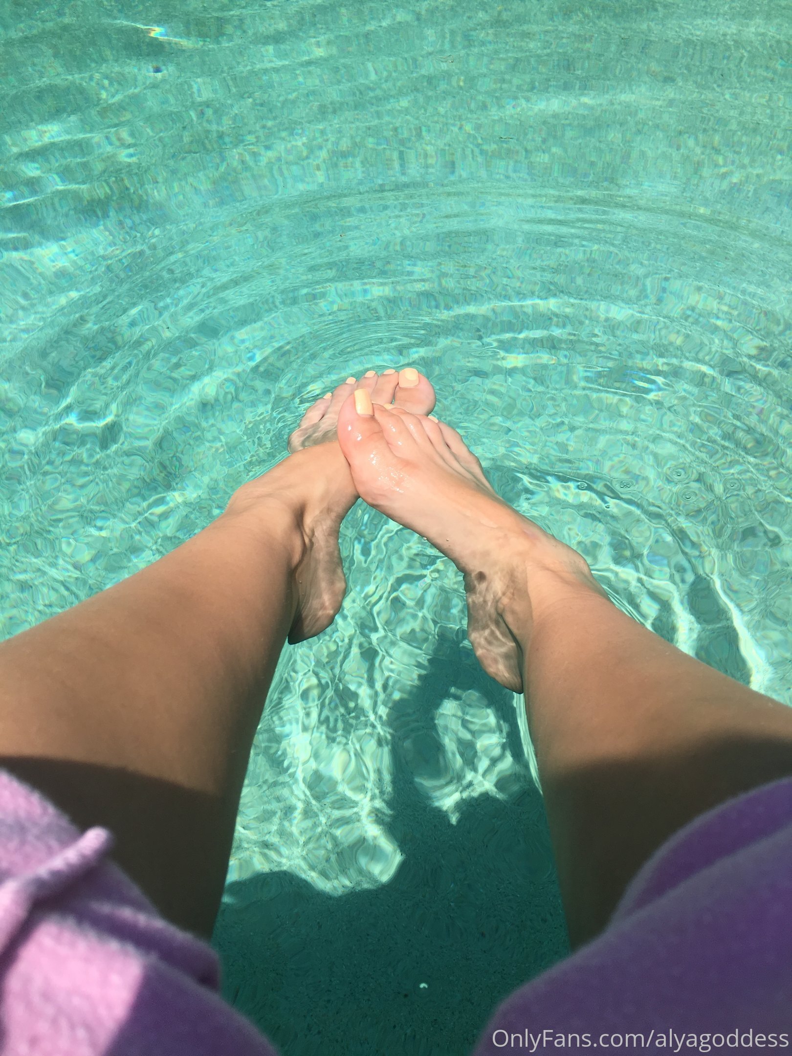 alyagoddess feet photo 21