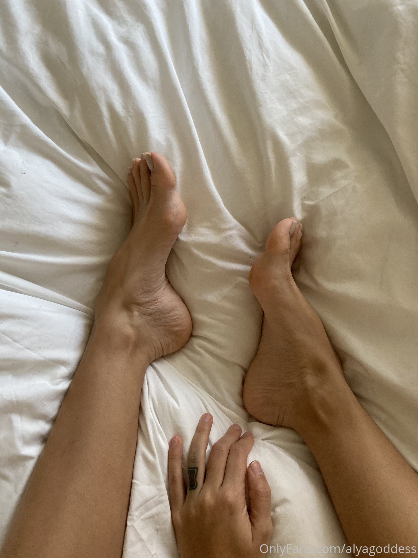 alyagoddess feet photo 18