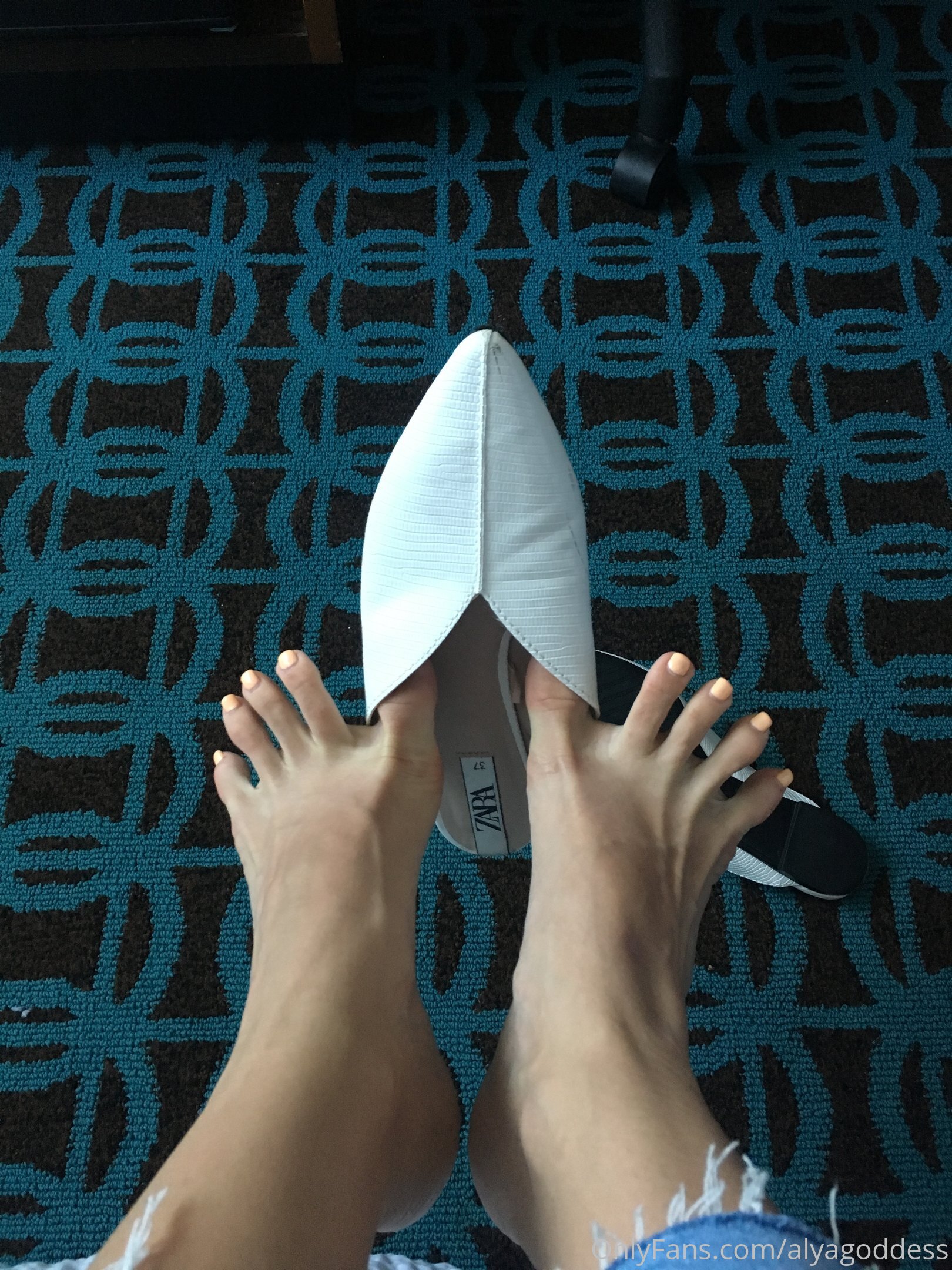 alyagoddess feet photo 10