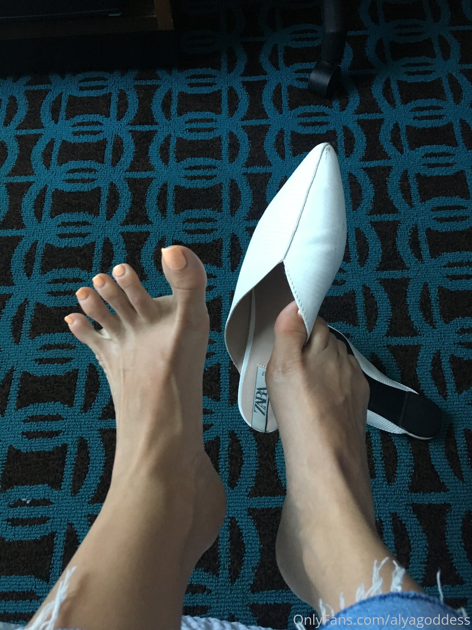 alyagoddess feet photo 11