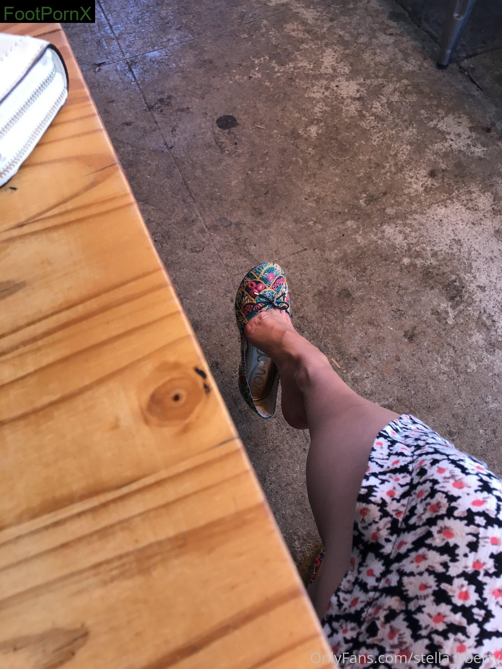 stella_liberty feet photo 5