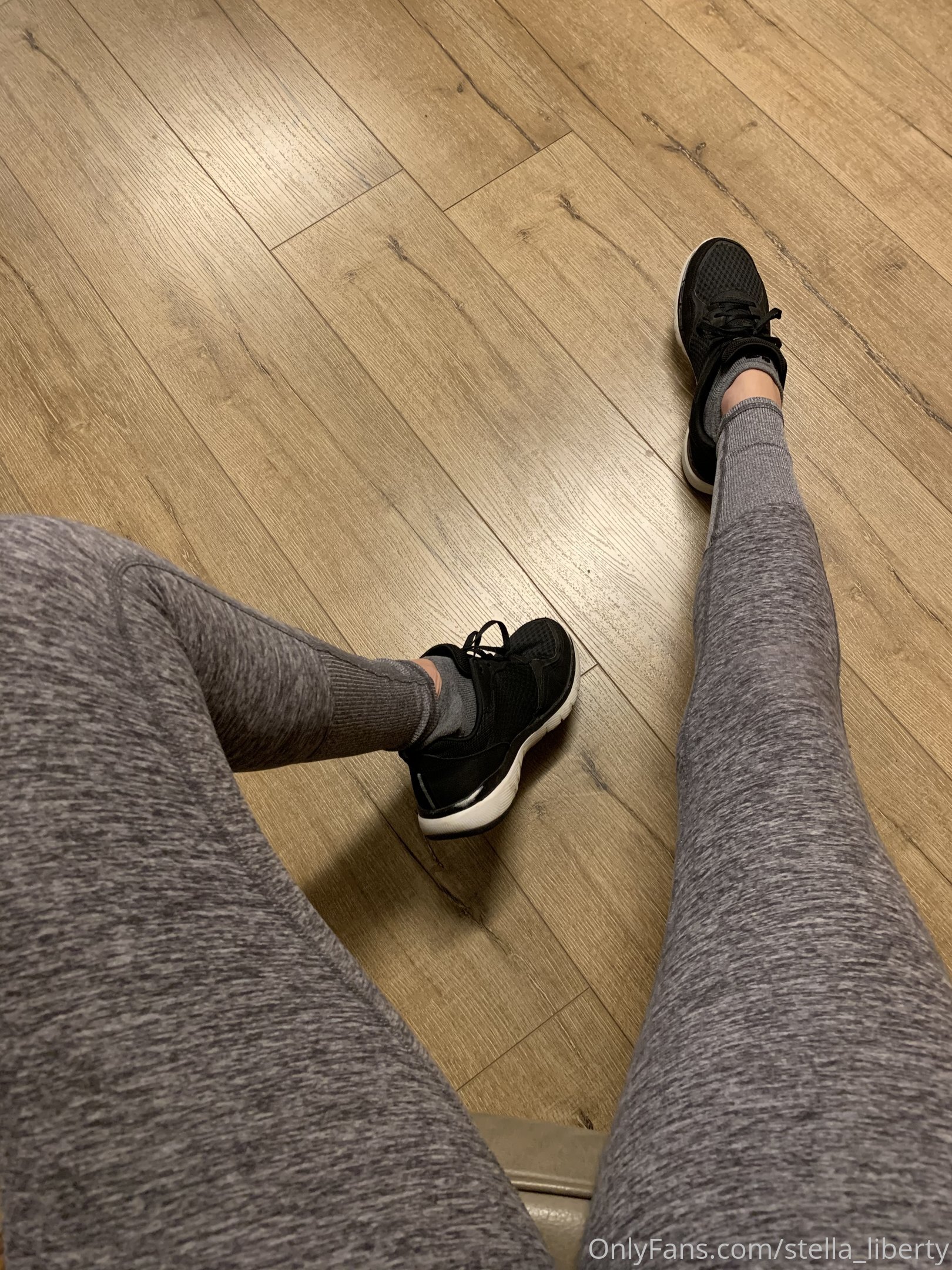 stella_liberty feet photo 20