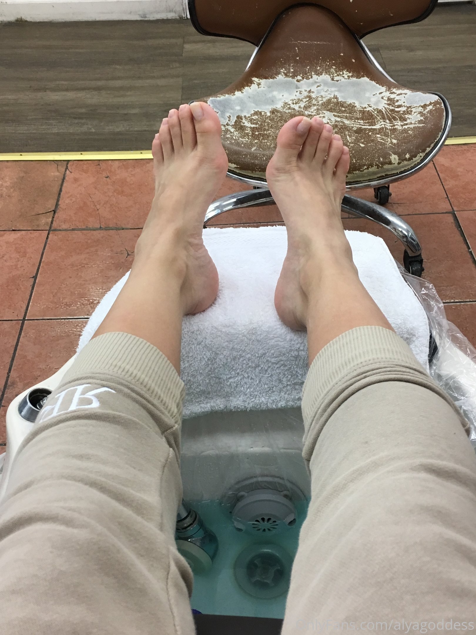 alyagoddess feet photo 23