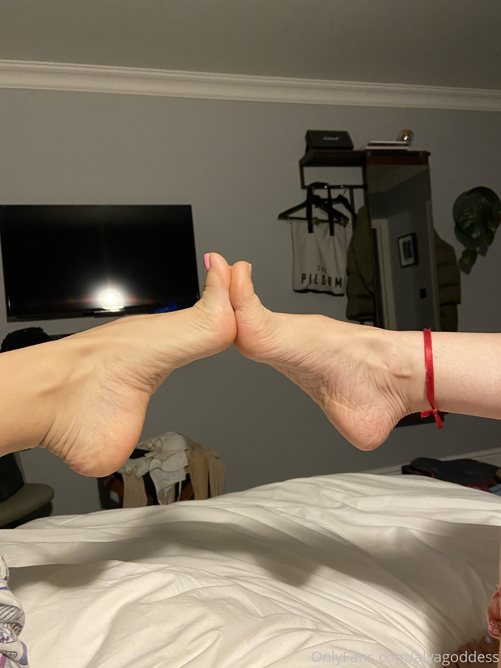 alyagoddess feet photo 12