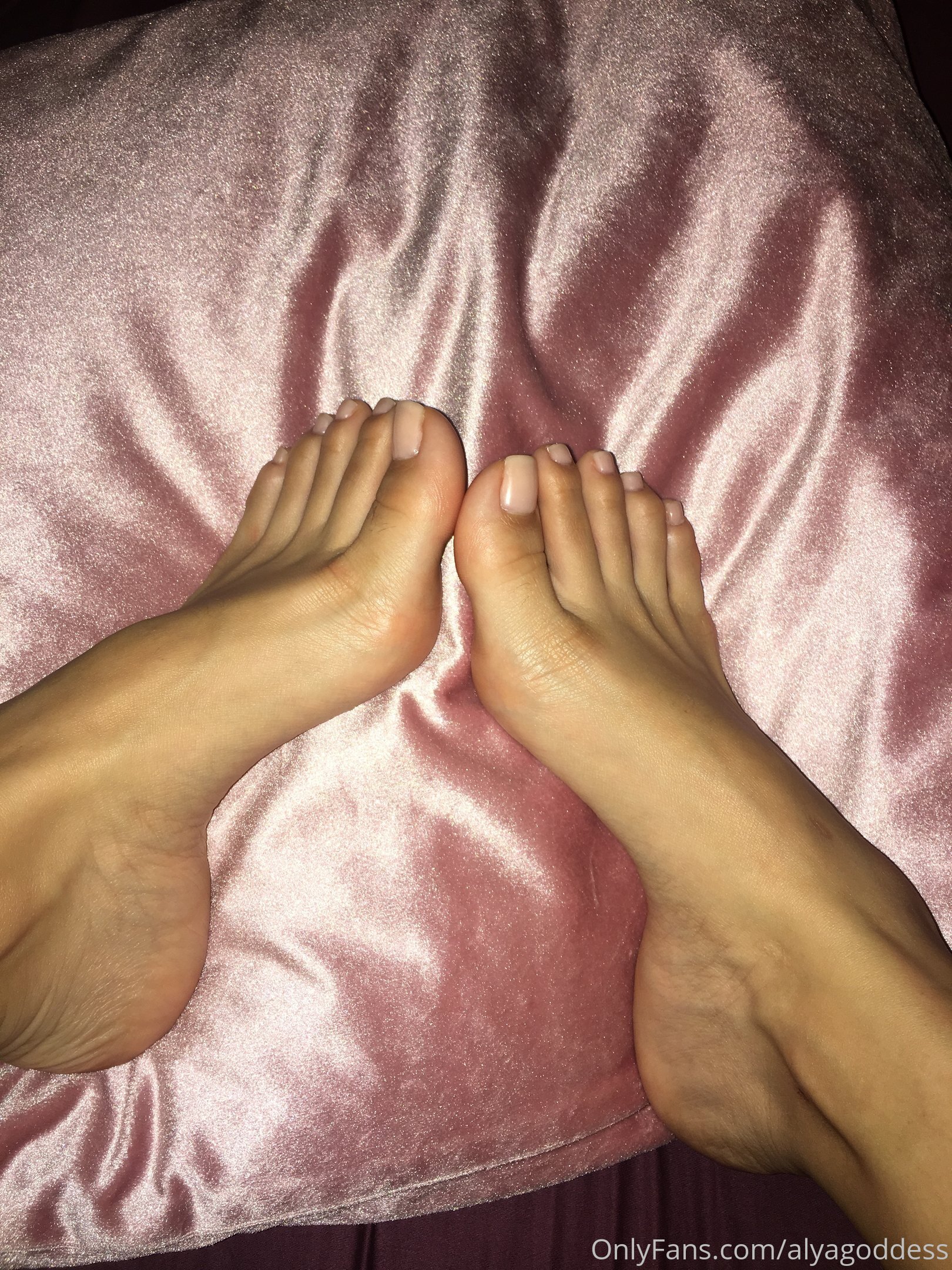 alyagoddess feet photo 1