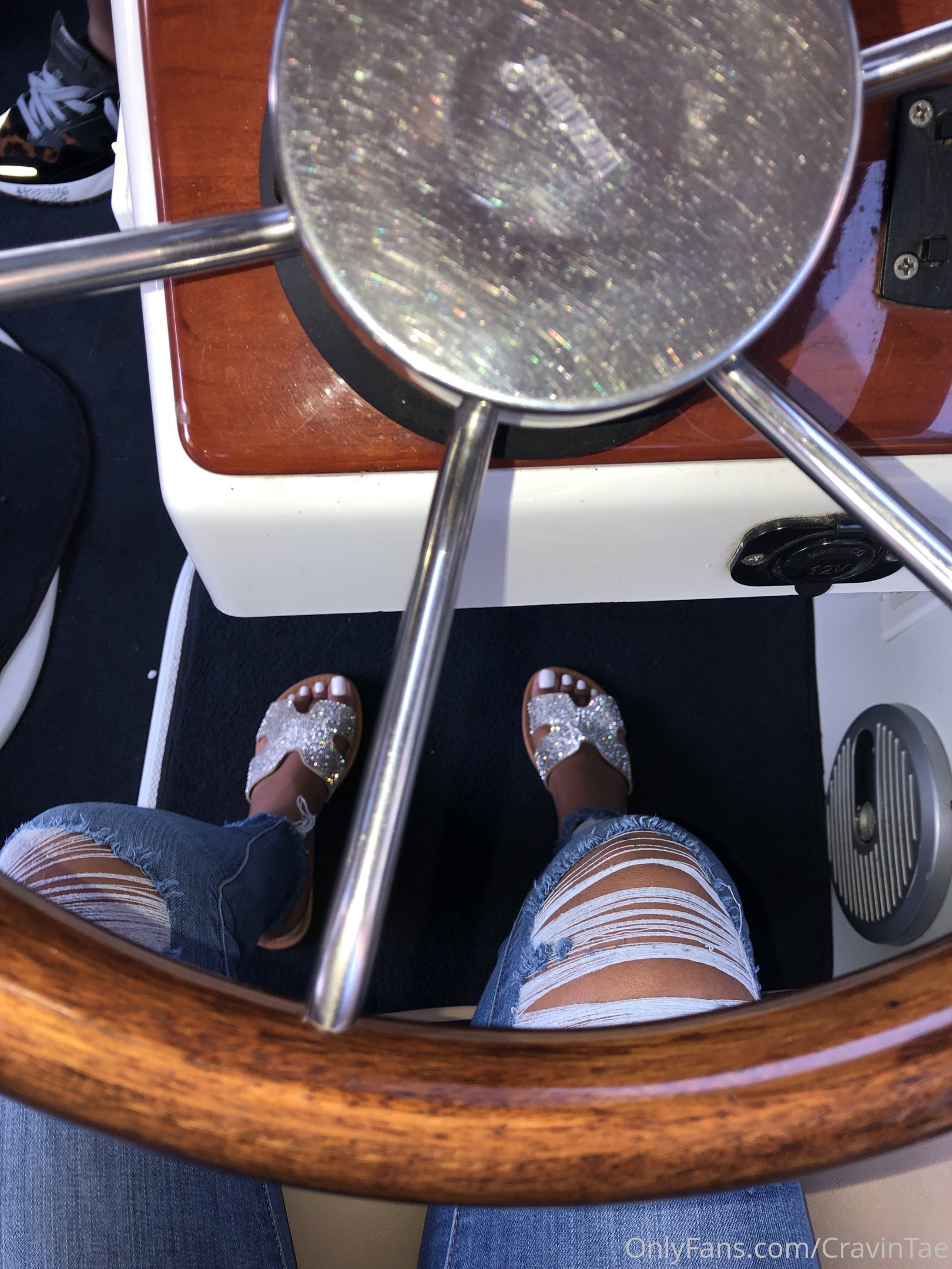cravintae feet photo 4