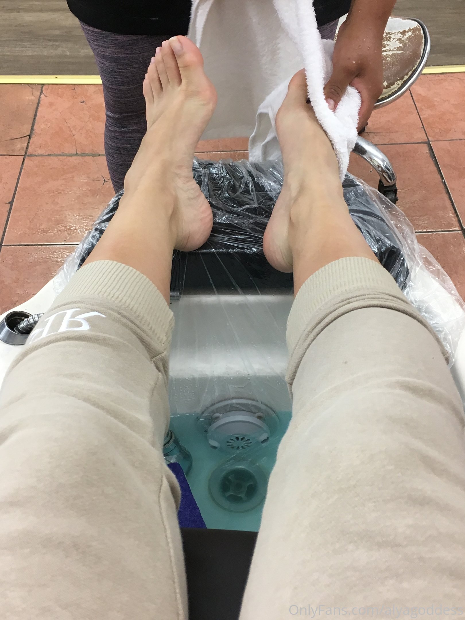 alyagoddess feet photo 15