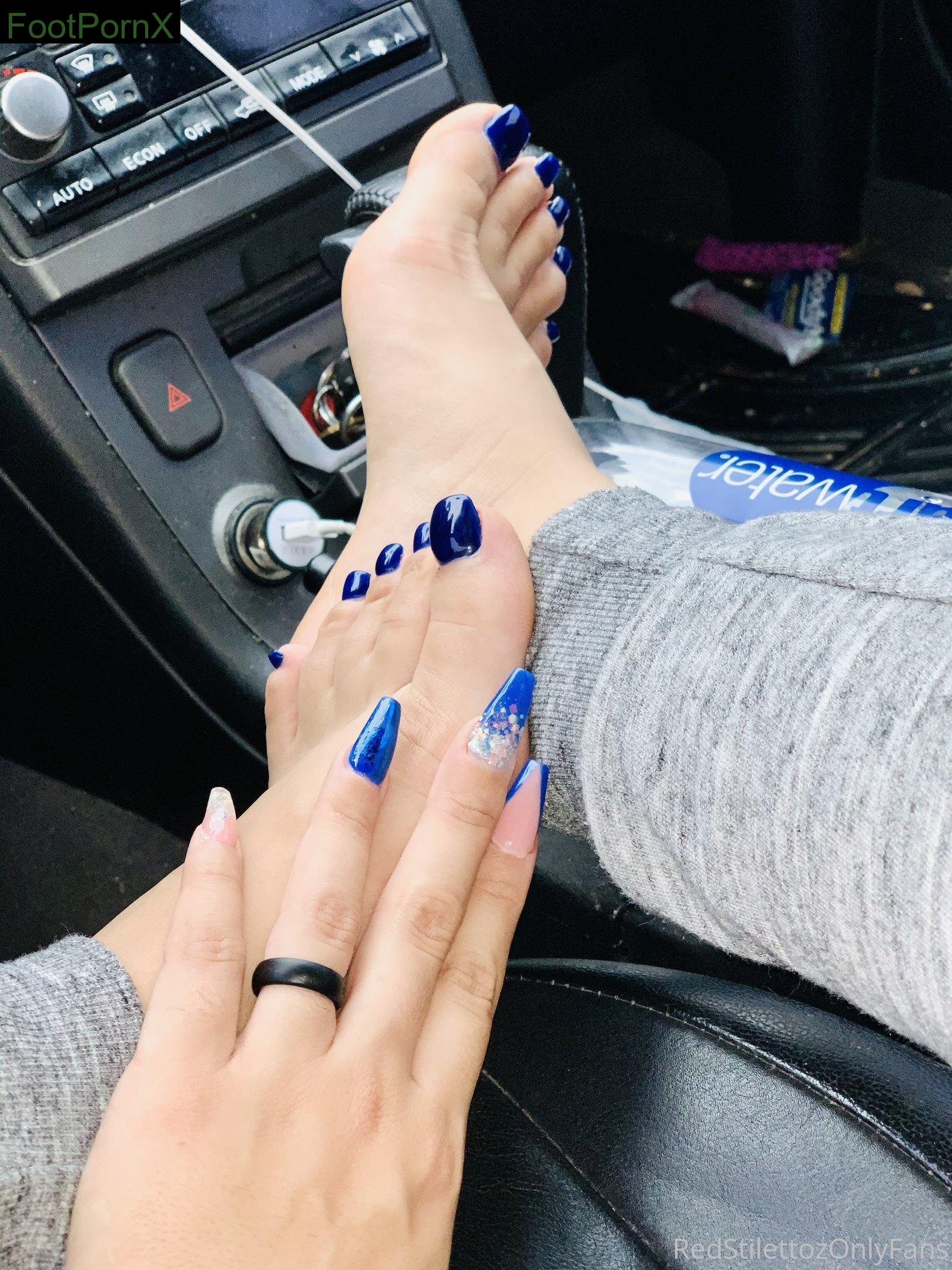 redstilettoz feet photo 21