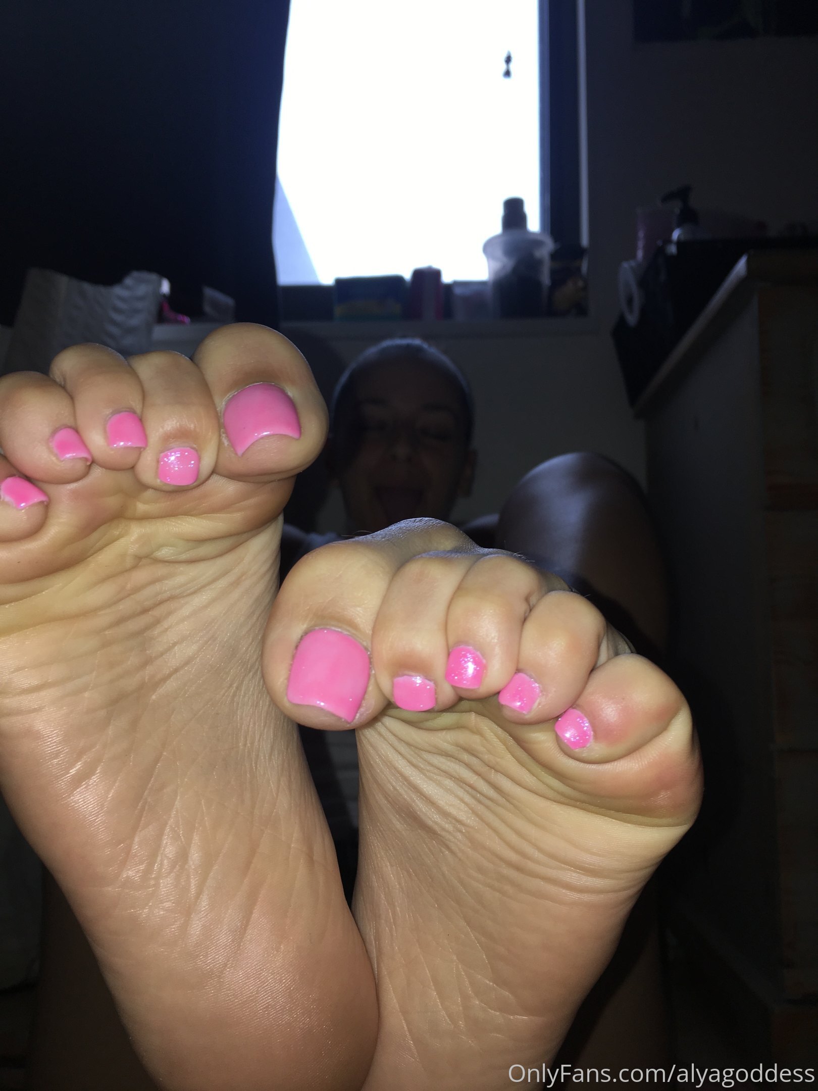 alyagoddess feet photo 20