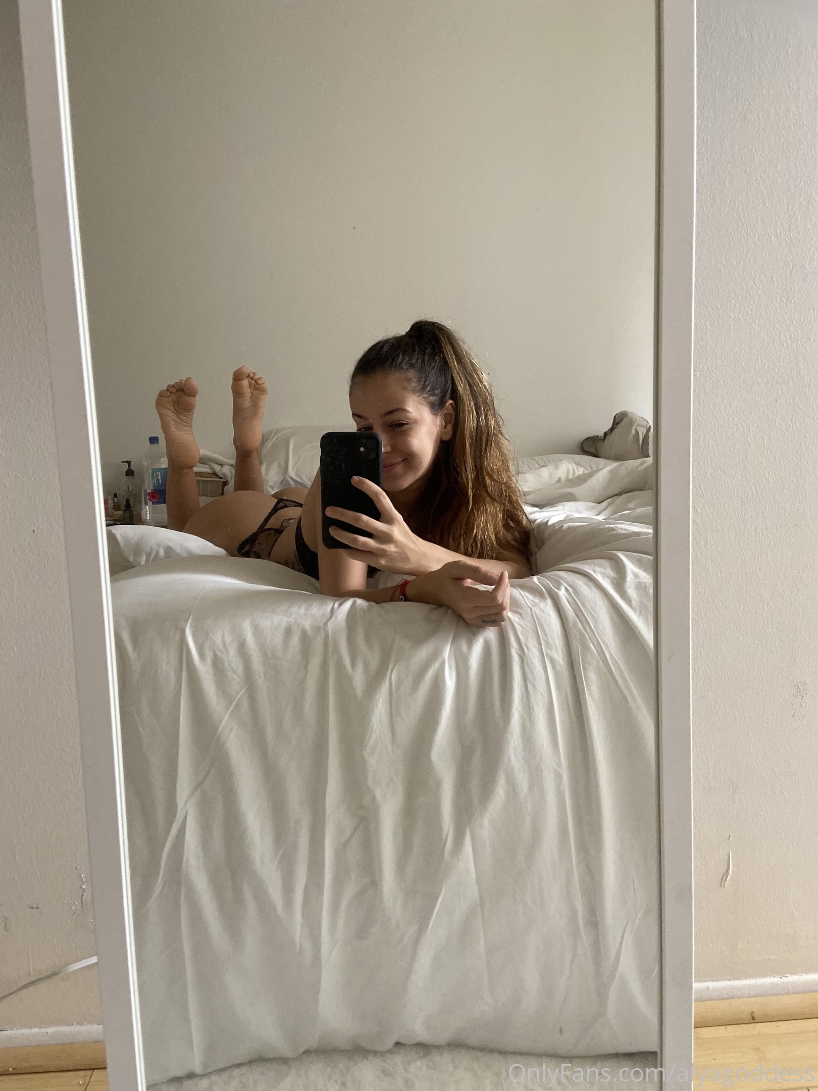 alyagoddess feet photo 17