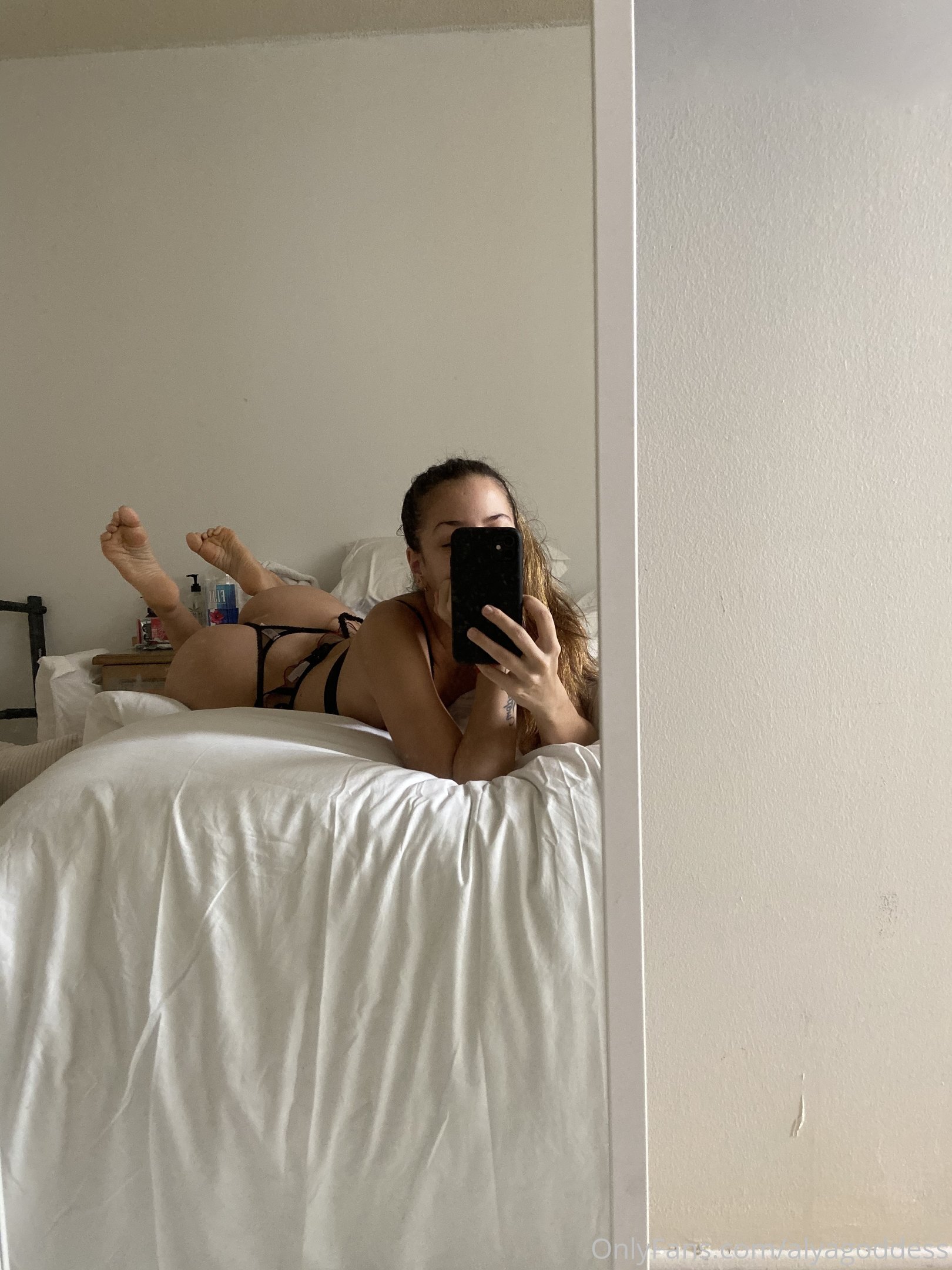 alyagoddess feet photo 12