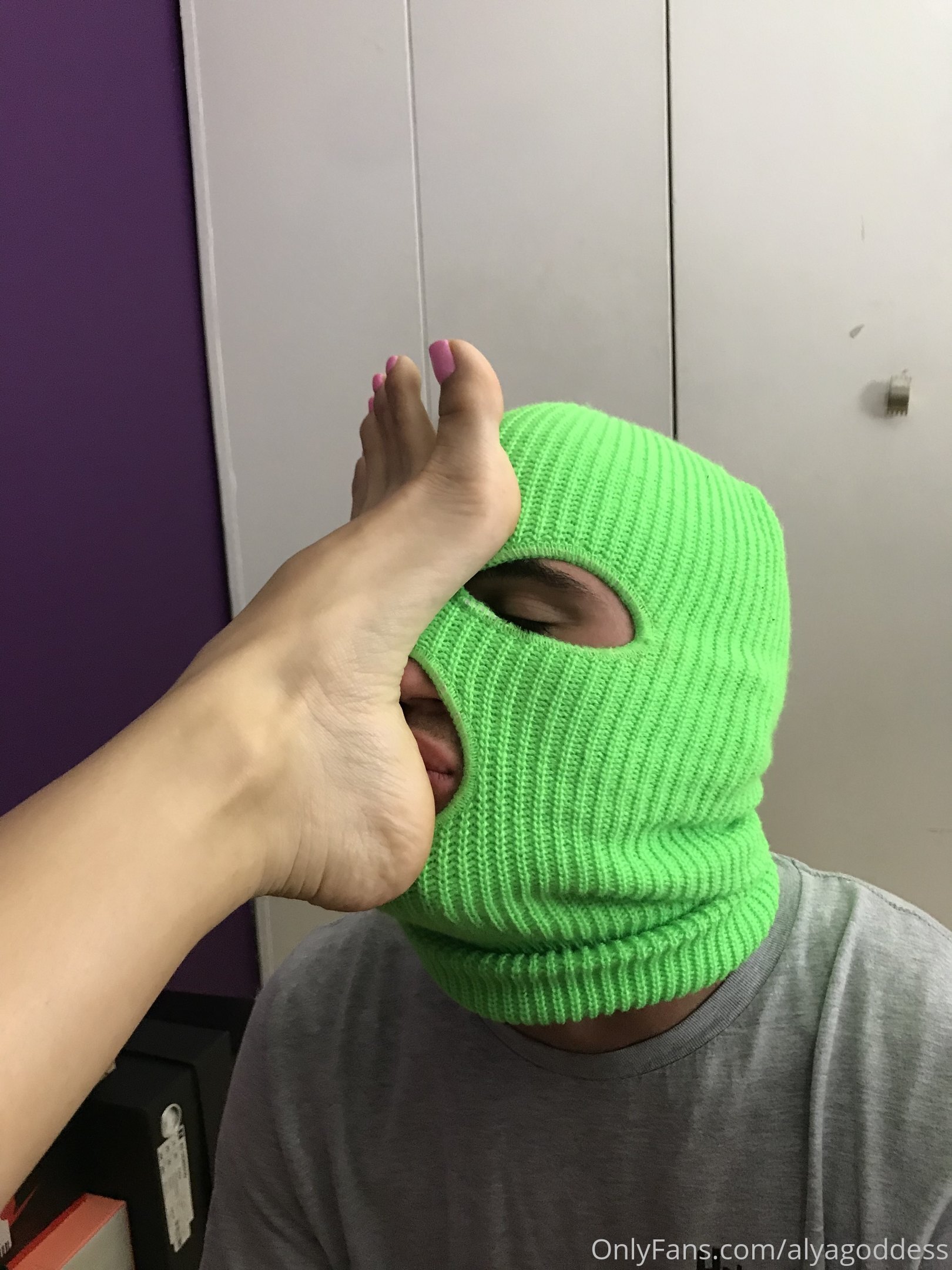 alyagoddess feet photo 5