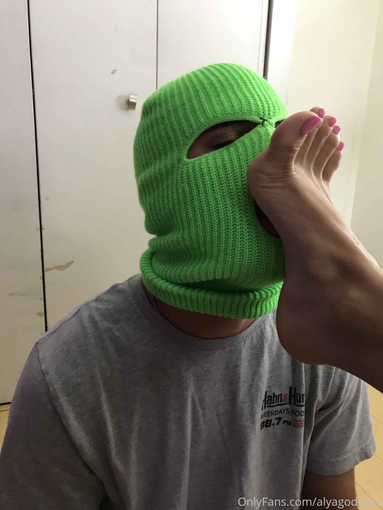 alyagoddess feet photo 6