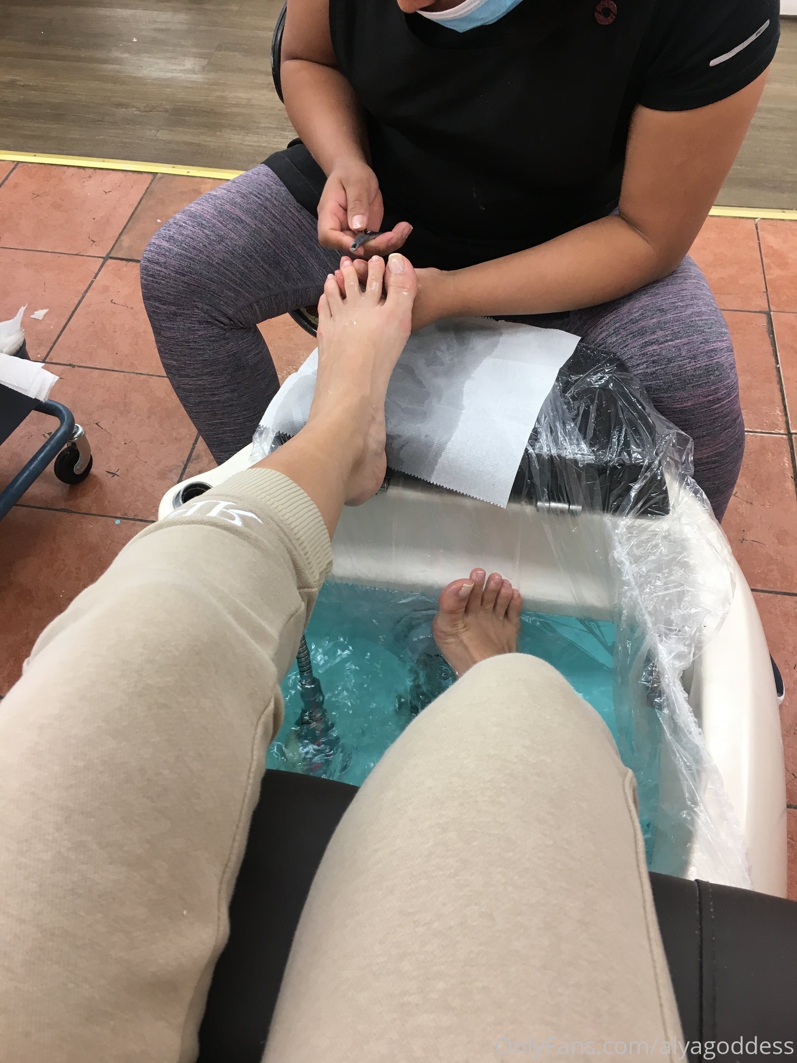 alyagoddess feet photo 3