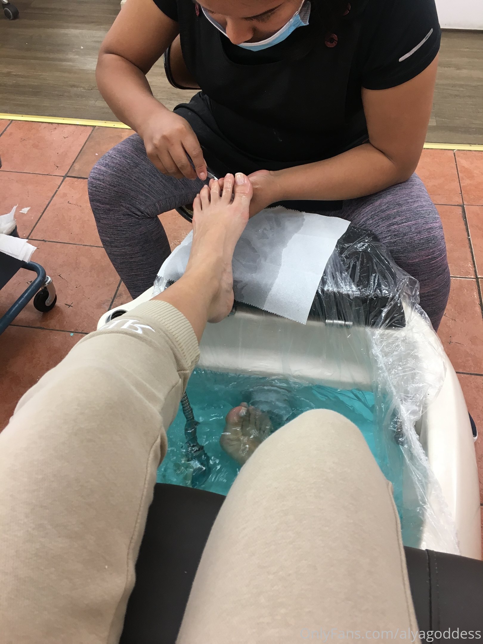 alyagoddess feet photo 22