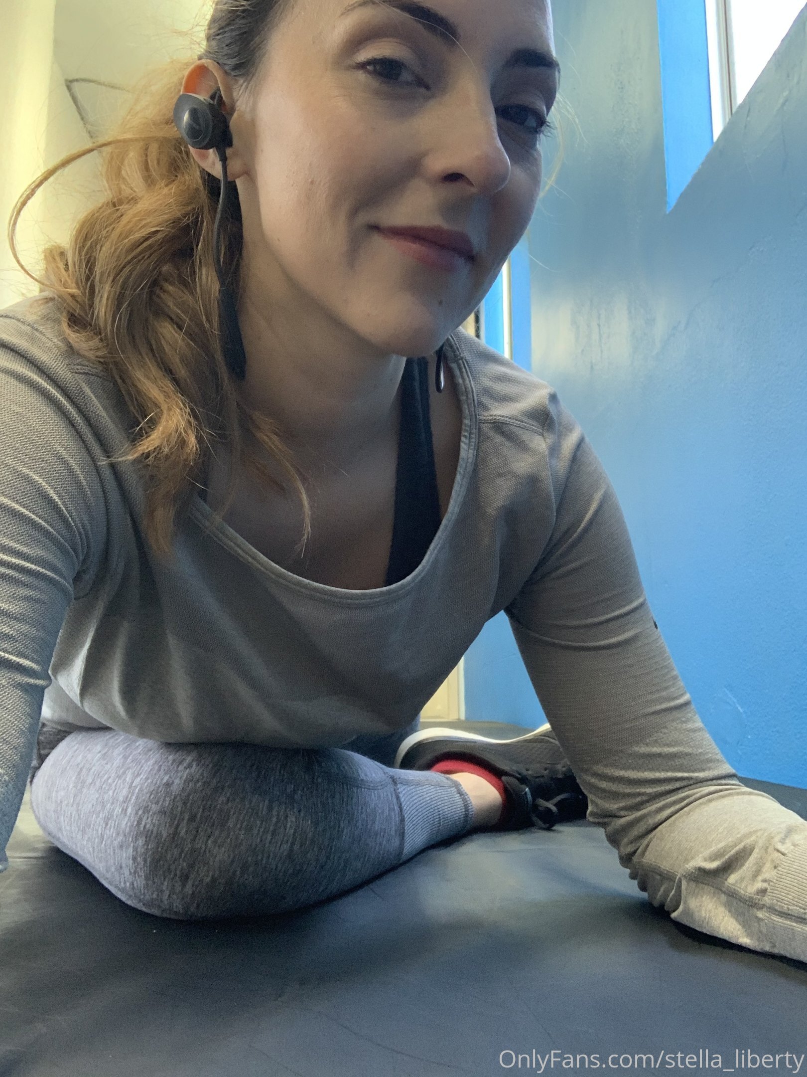stella_liberty feet photo 7
