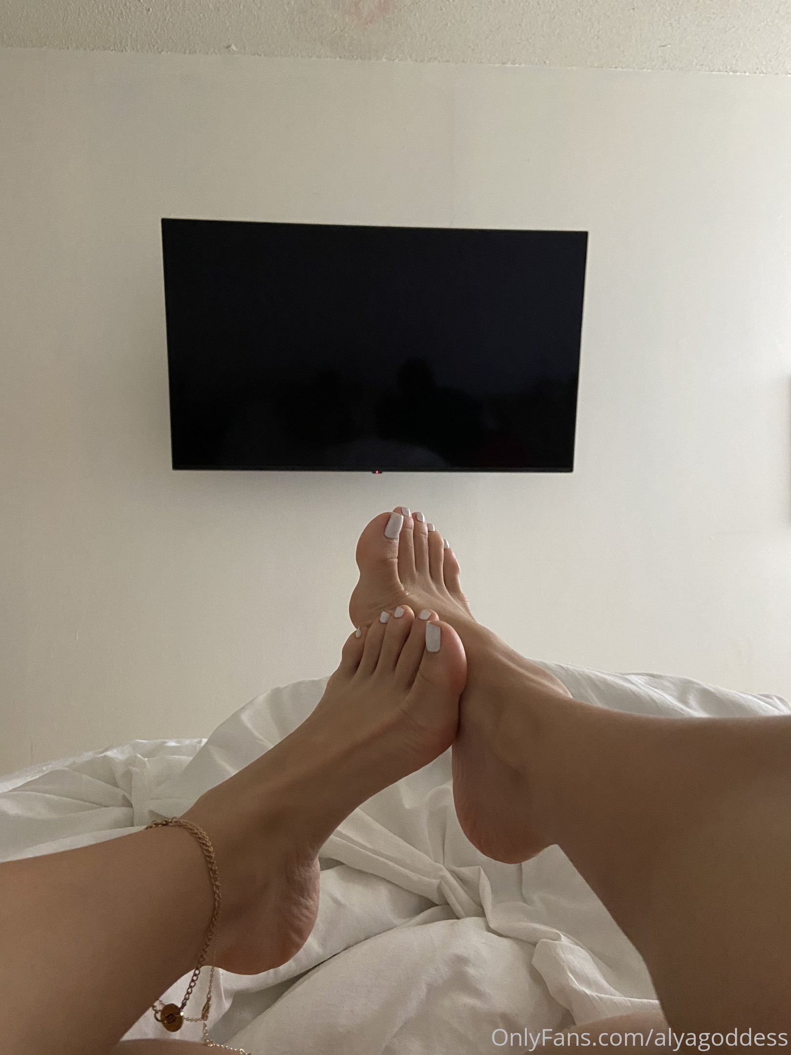 alyagoddess feet photo 24