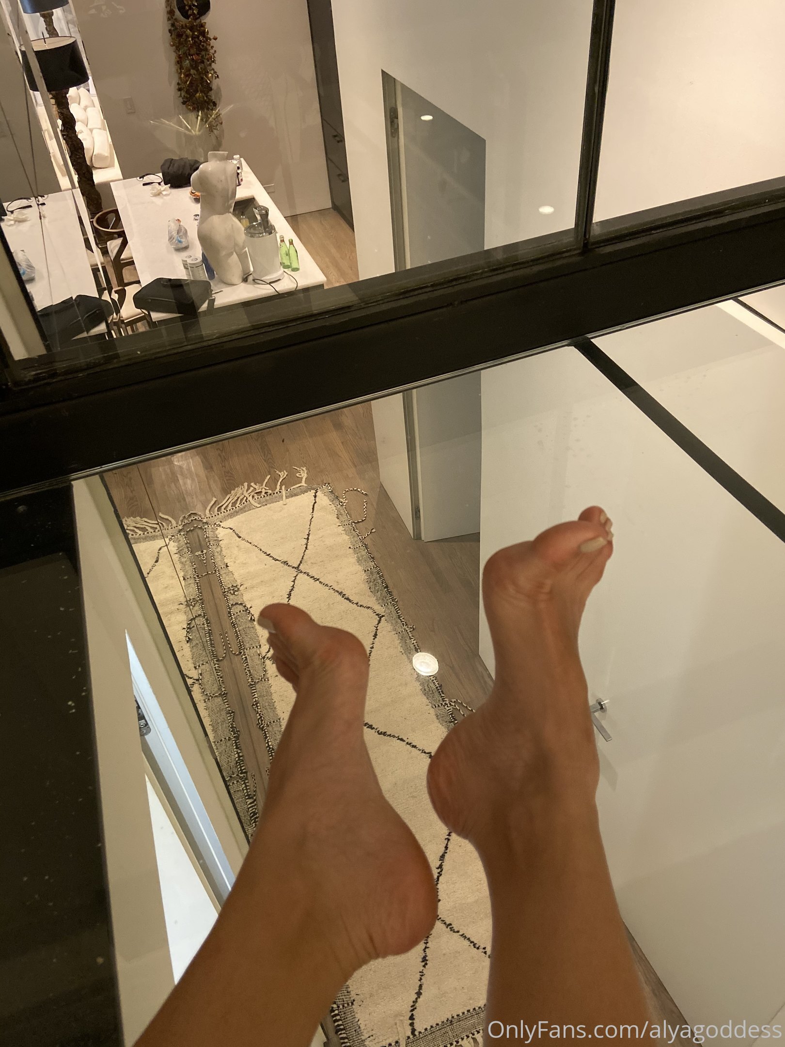 alyagoddess feet photo 13