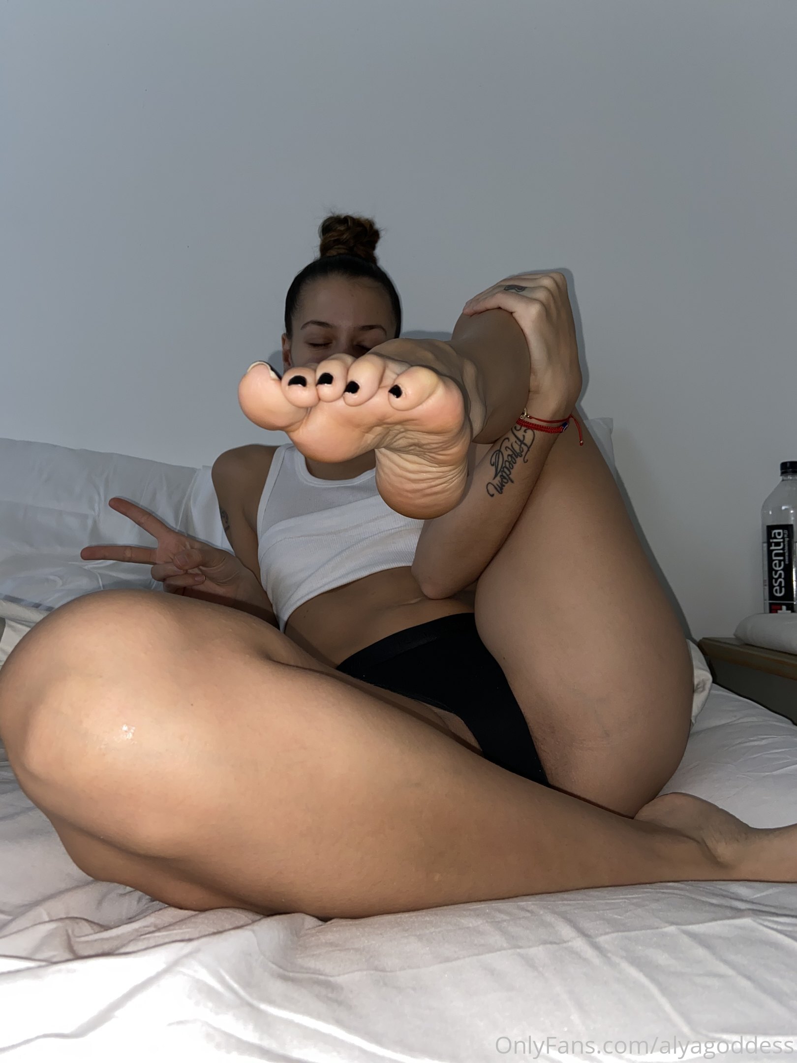 alyagoddess feet photo 16