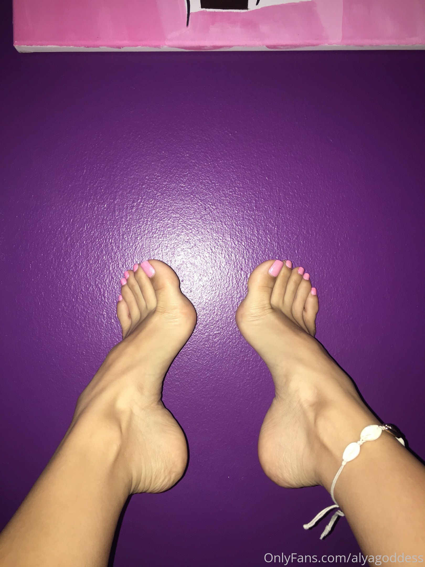alyagoddess feet photo 5