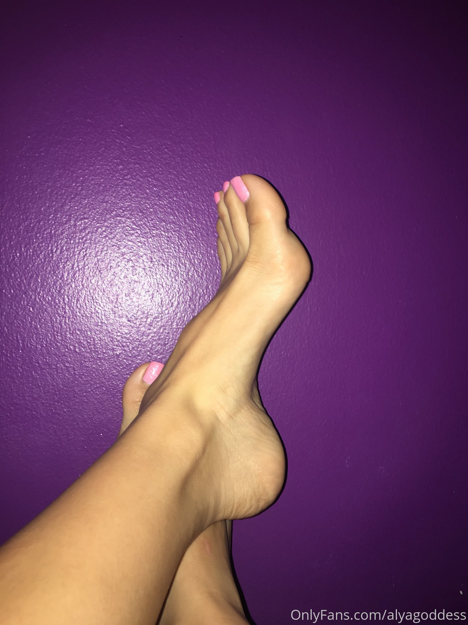 alyagoddess feet photo 8