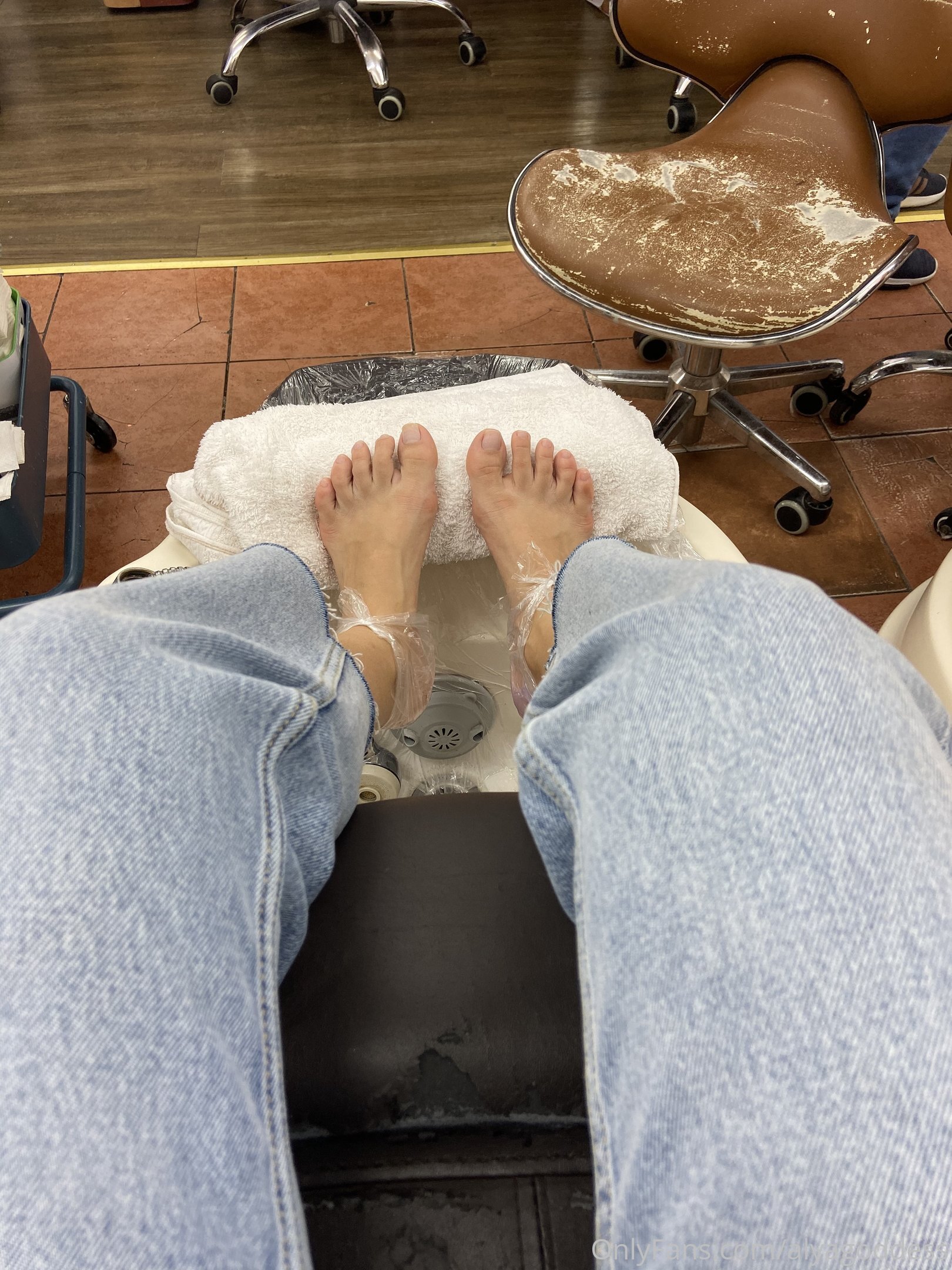 alyagoddess feet photo 9