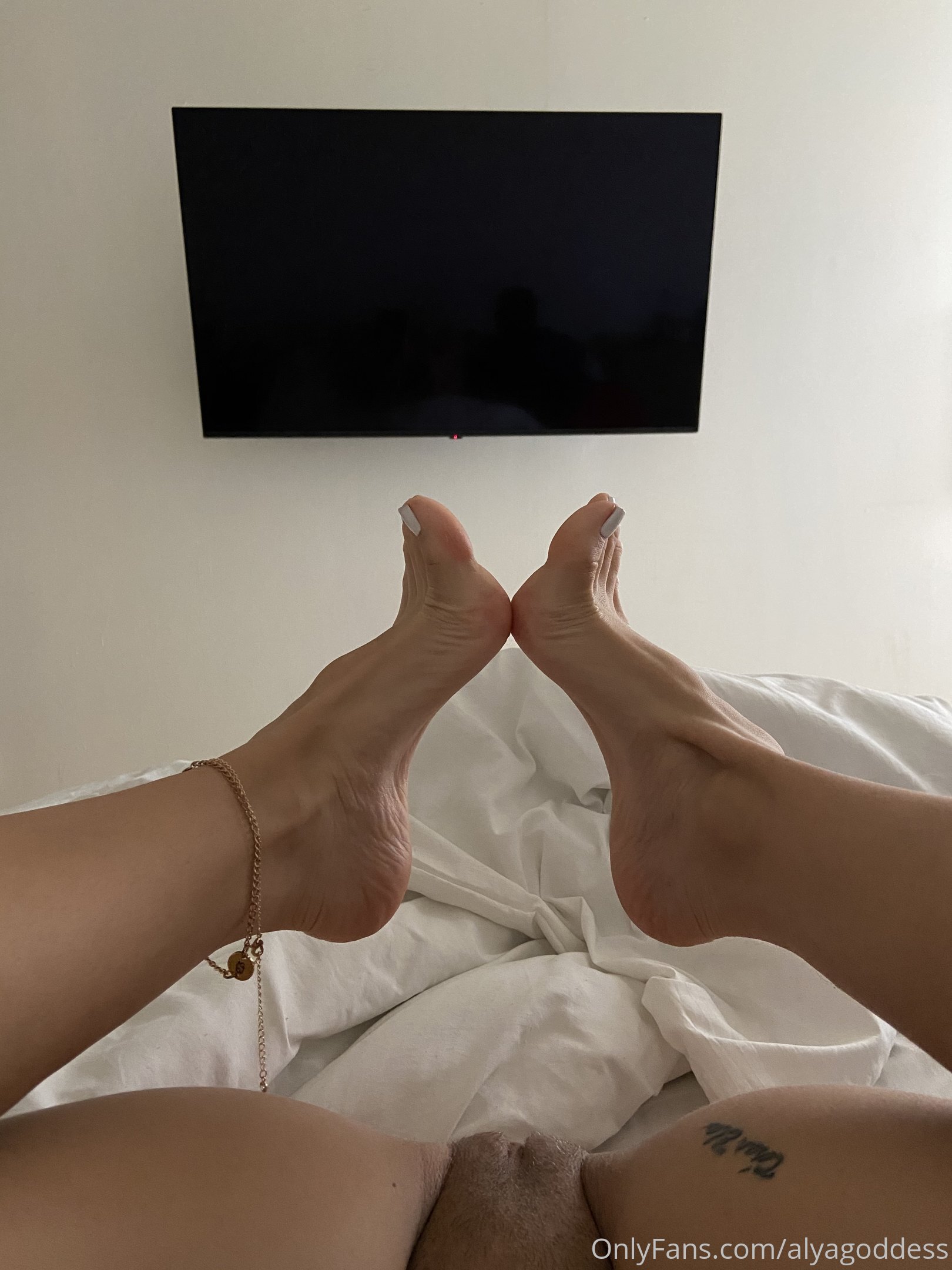 alyagoddess feet photo 6