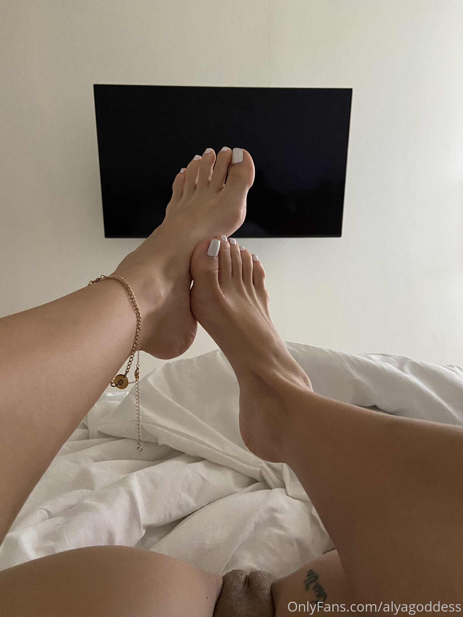 alyagoddess feet photo 22