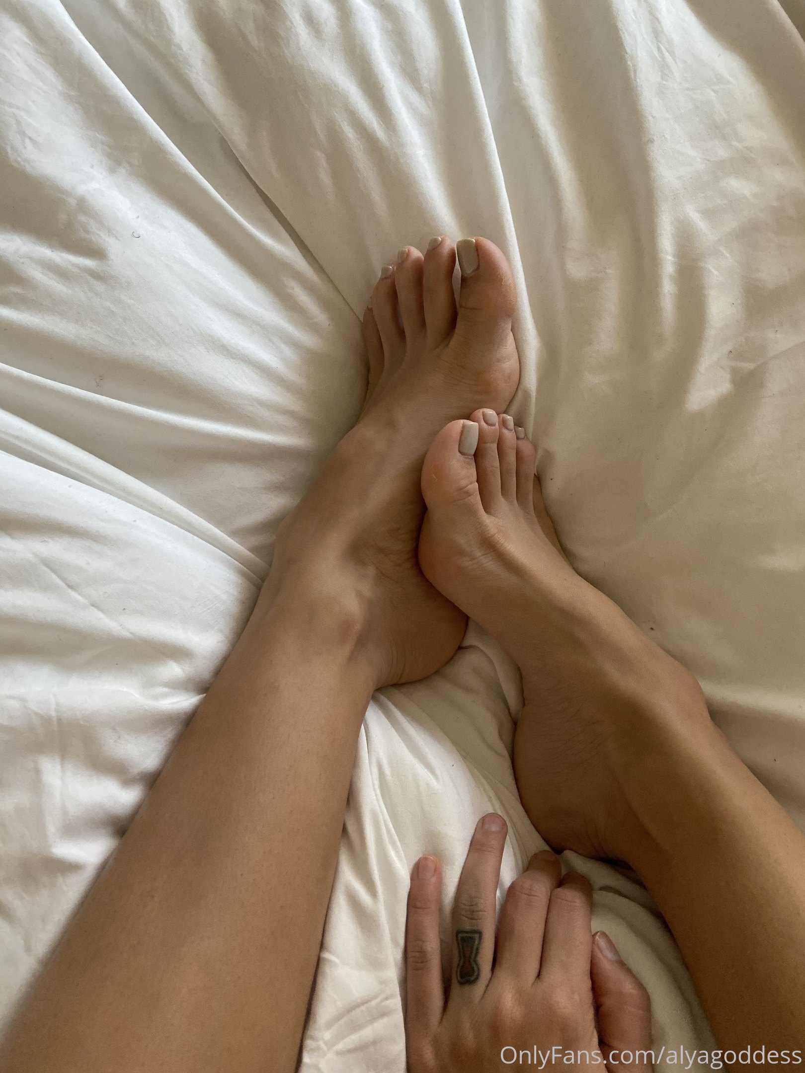 alyagoddess feet photo 19