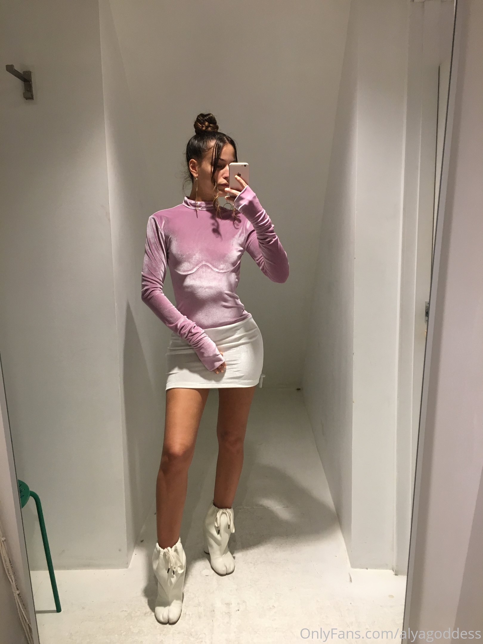 alyagoddess feet photo 24
