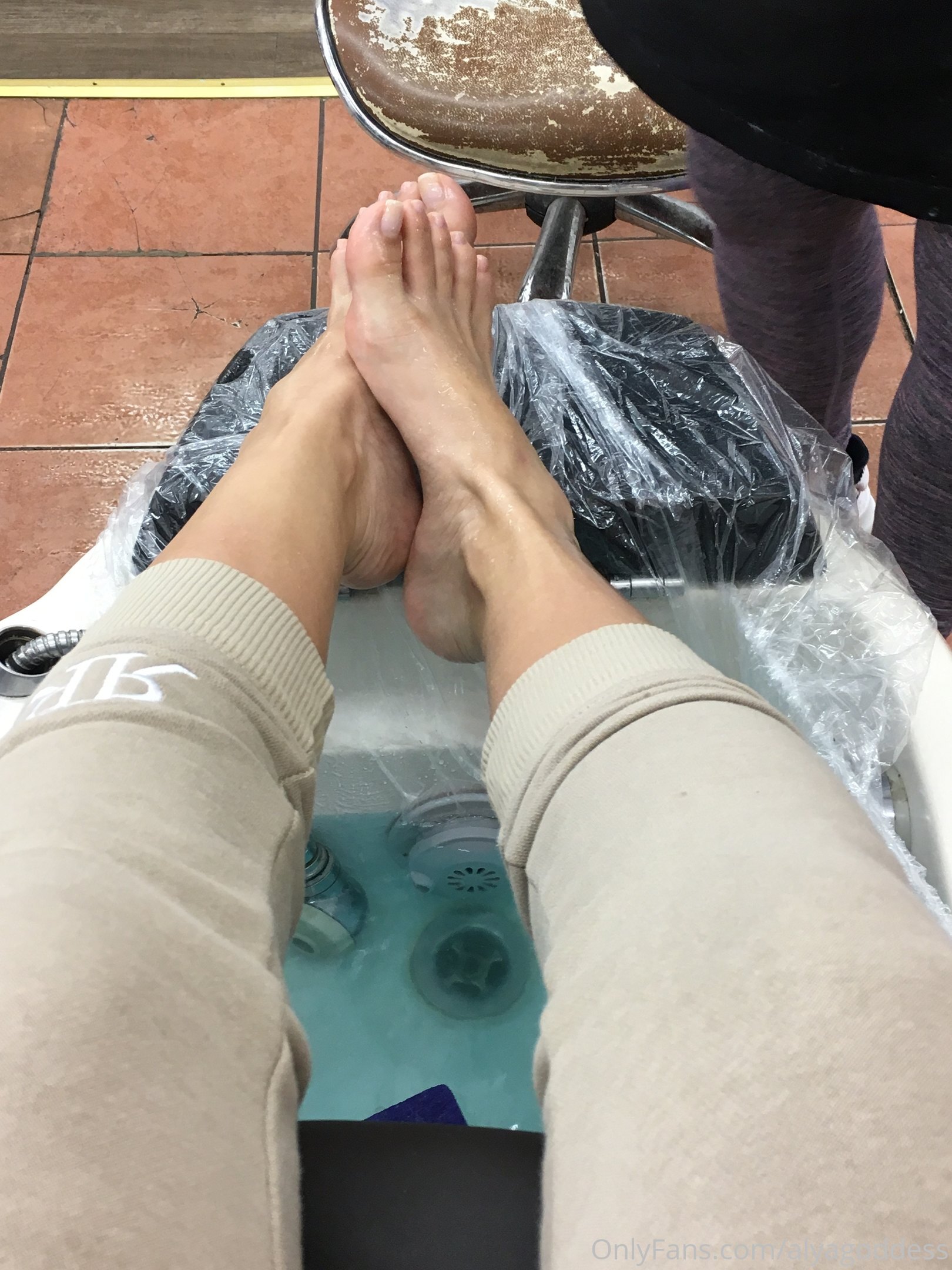 alyagoddess feet photo 11
