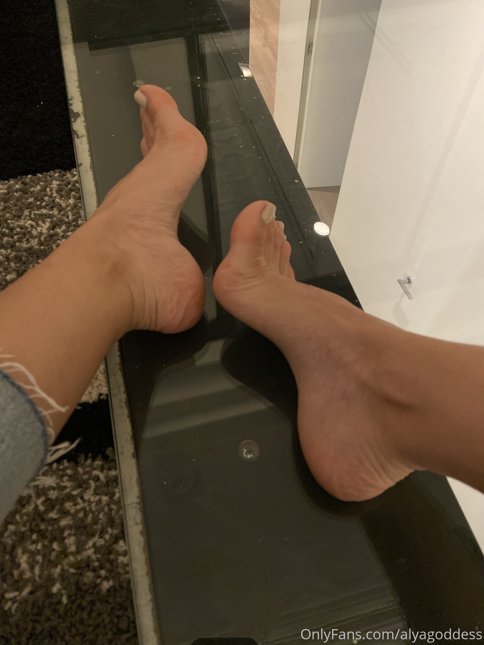 alyagoddess feet photo 6