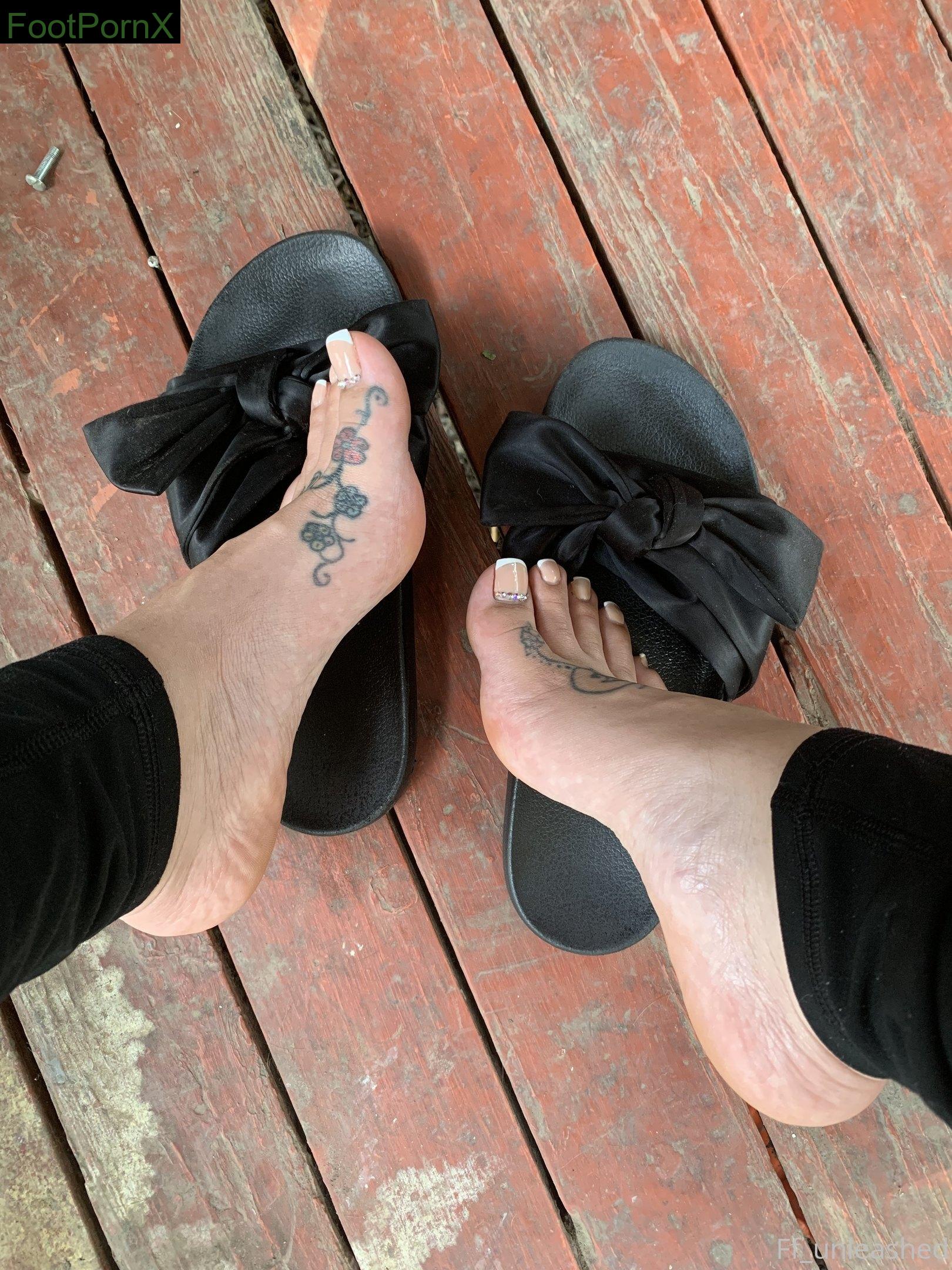 told_truths C feet photo 8