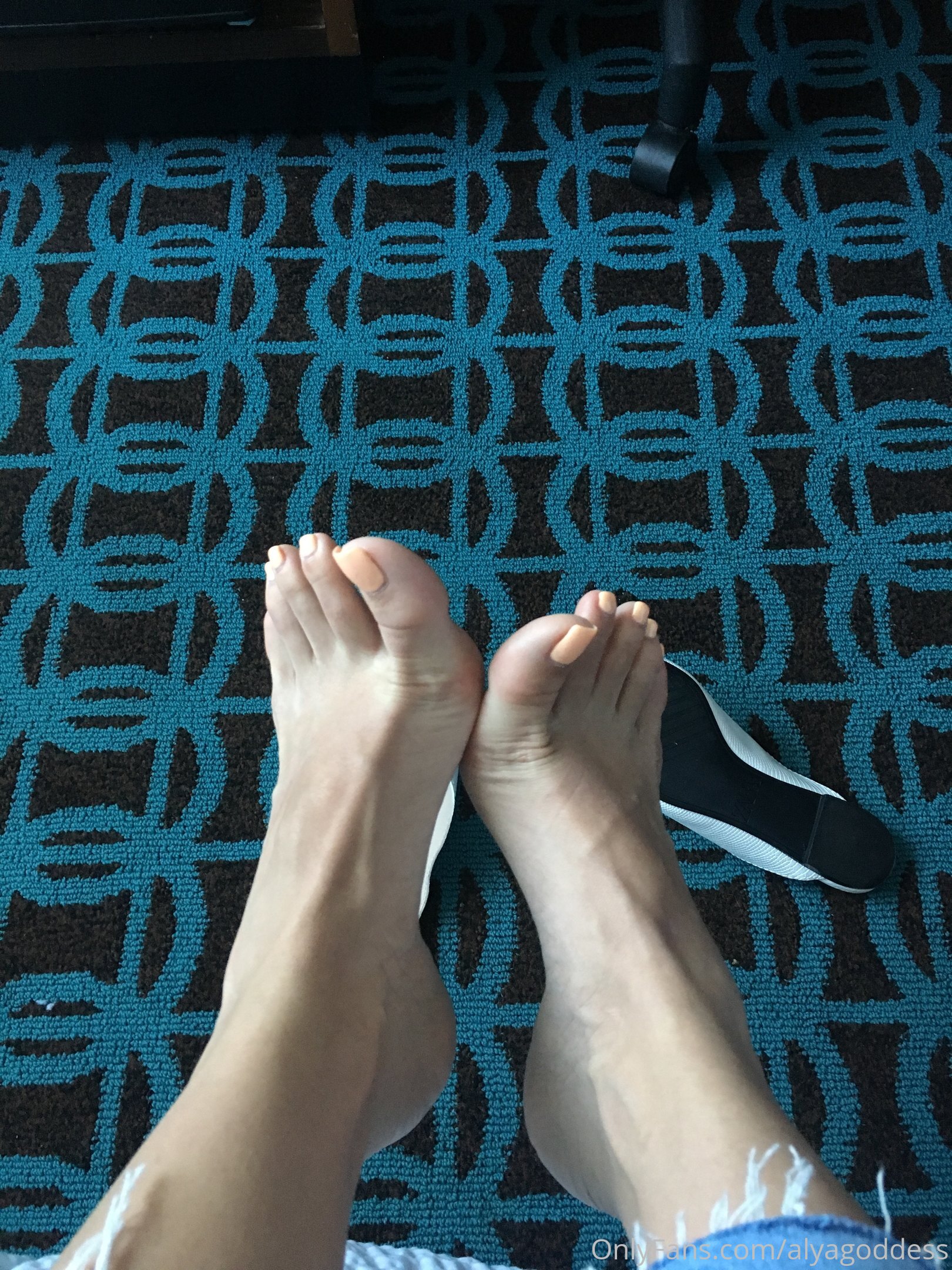 alyagoddess feet photo 4