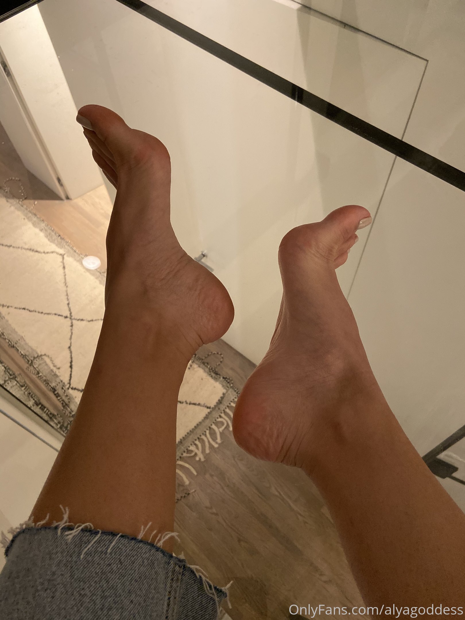 alyagoddess feet photo 24