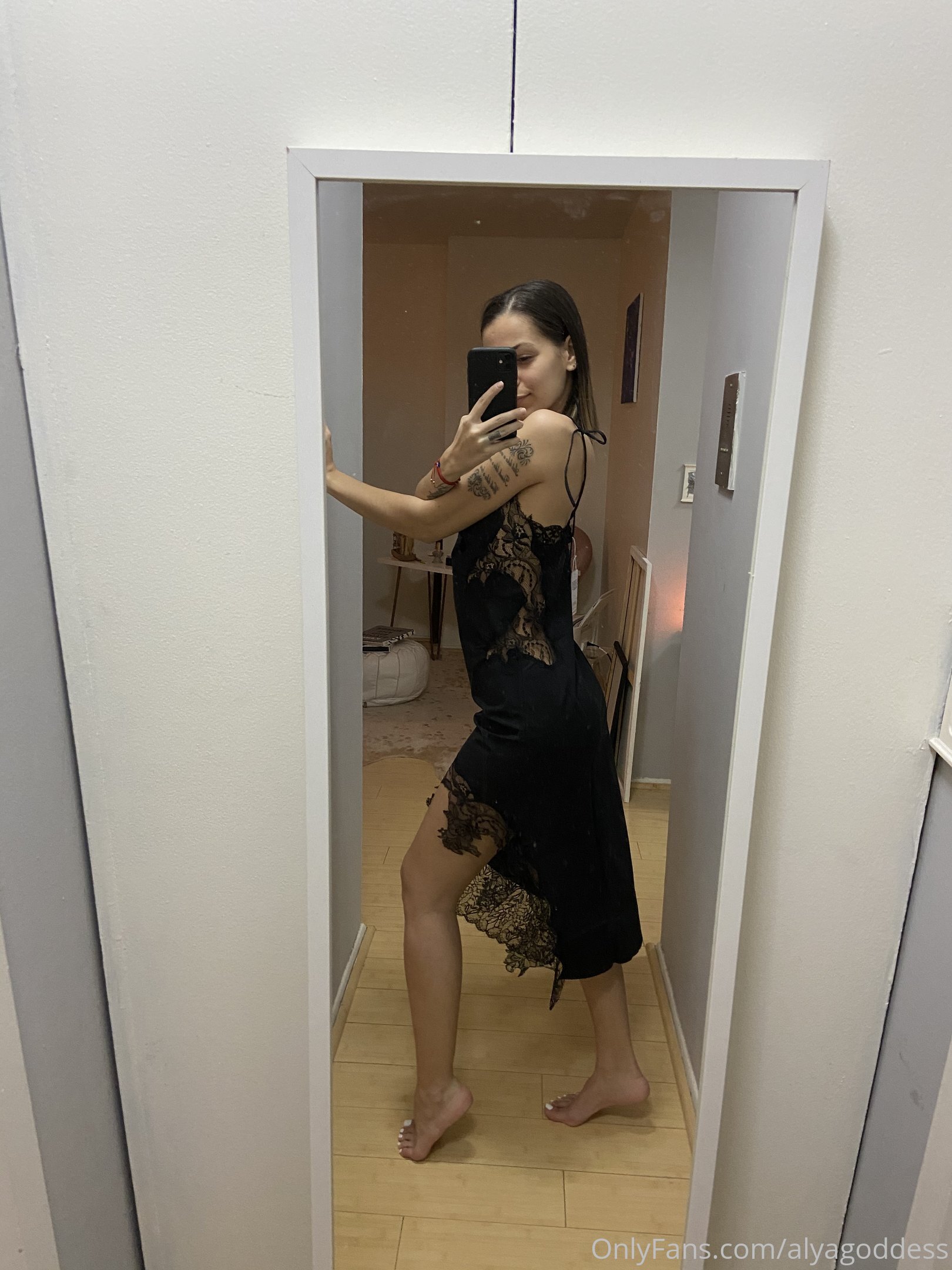 alyagoddess feet photo 18