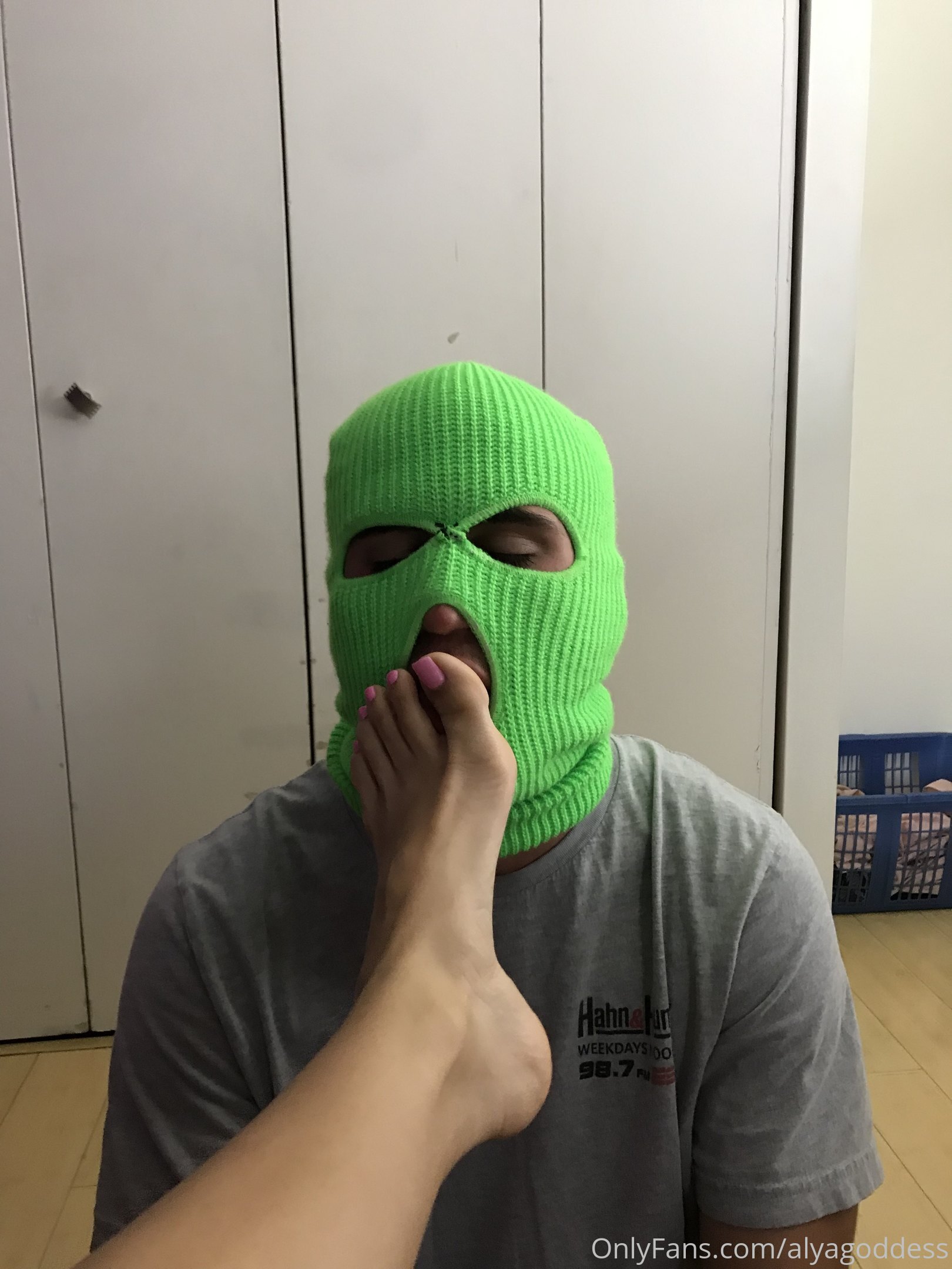 alyagoddess feet photo 16
