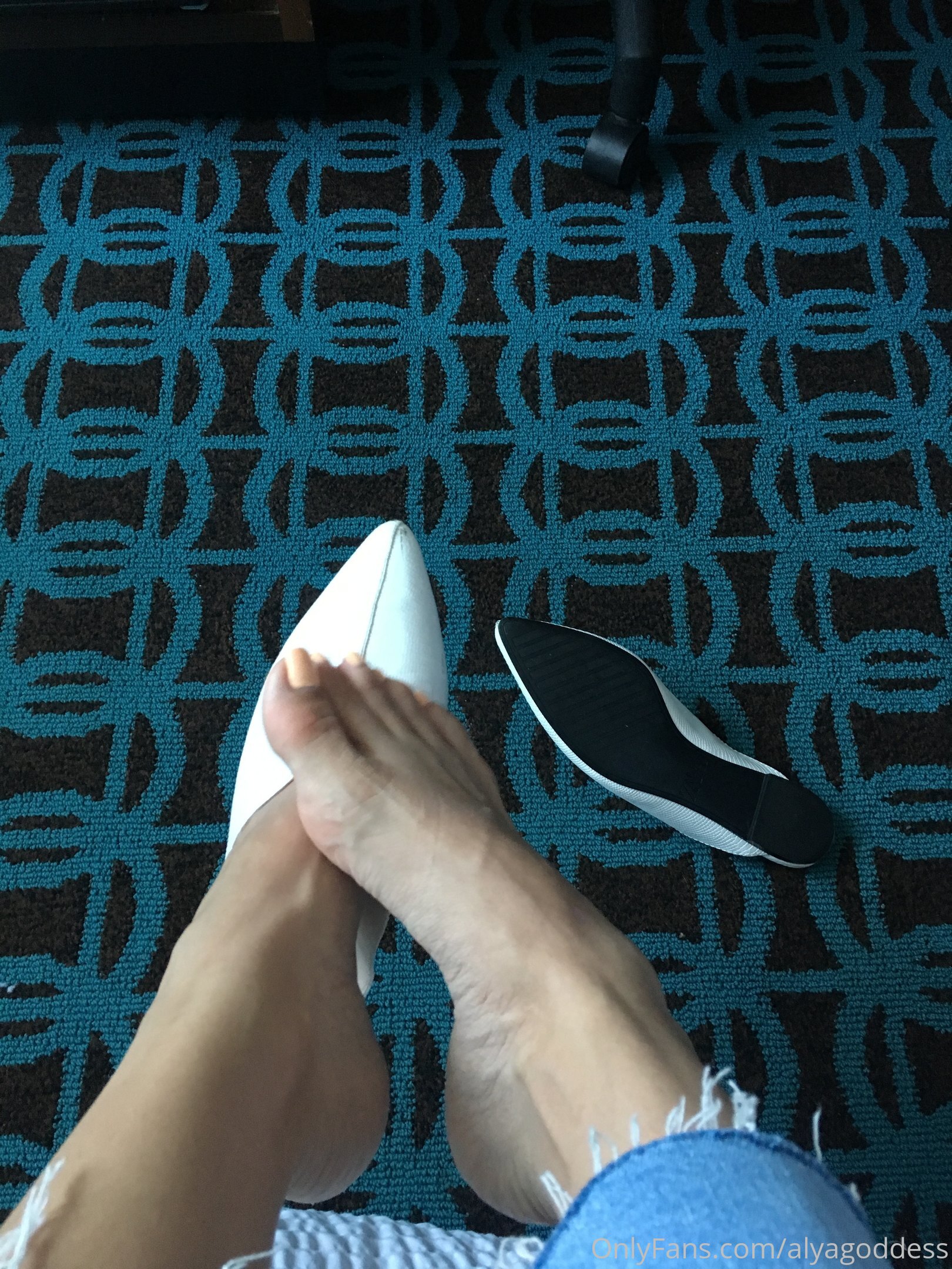alyagoddess feet photo 17