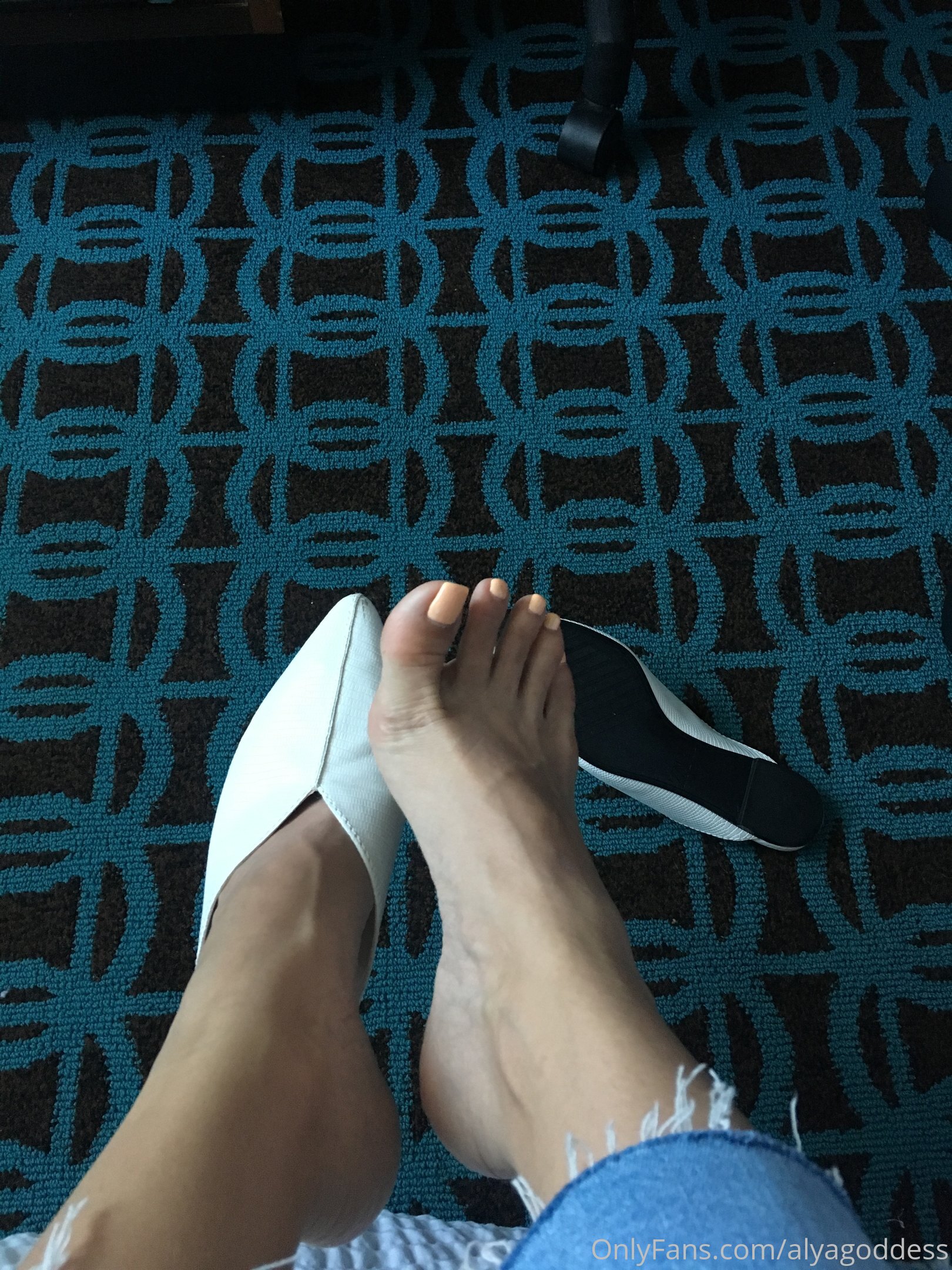alyagoddess feet photo 19