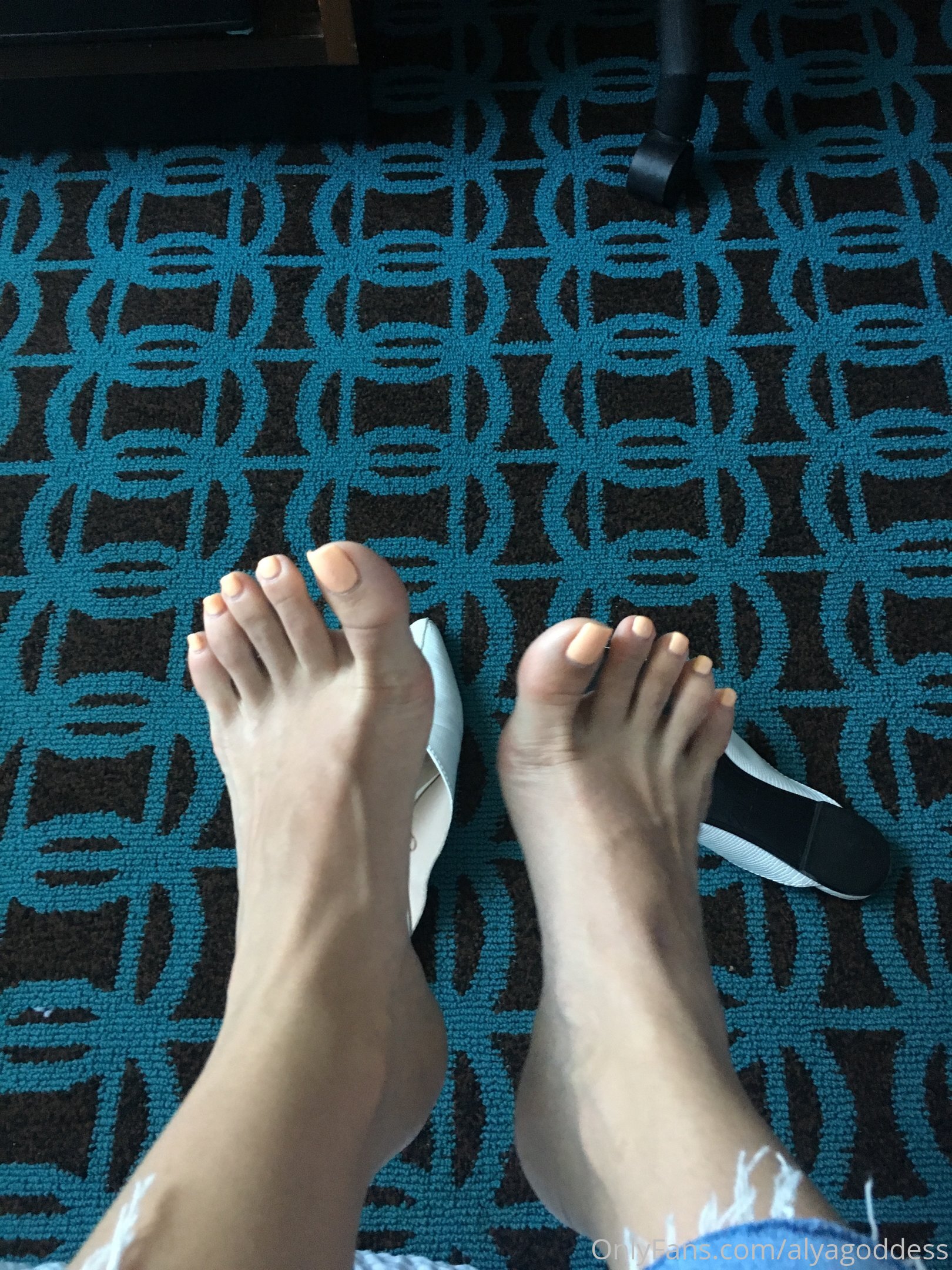 alyagoddess feet photo 18