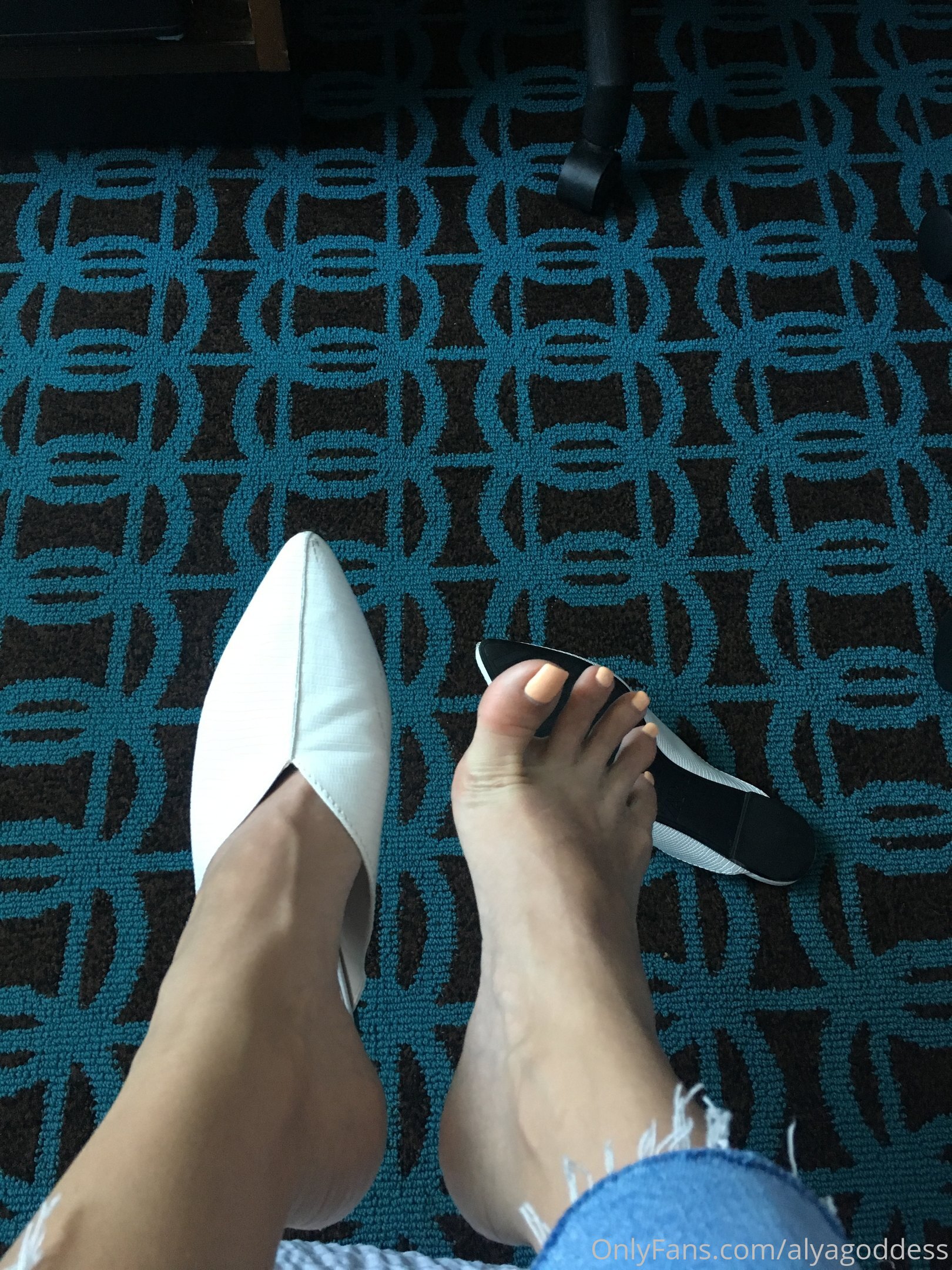 alyagoddess feet photo 20