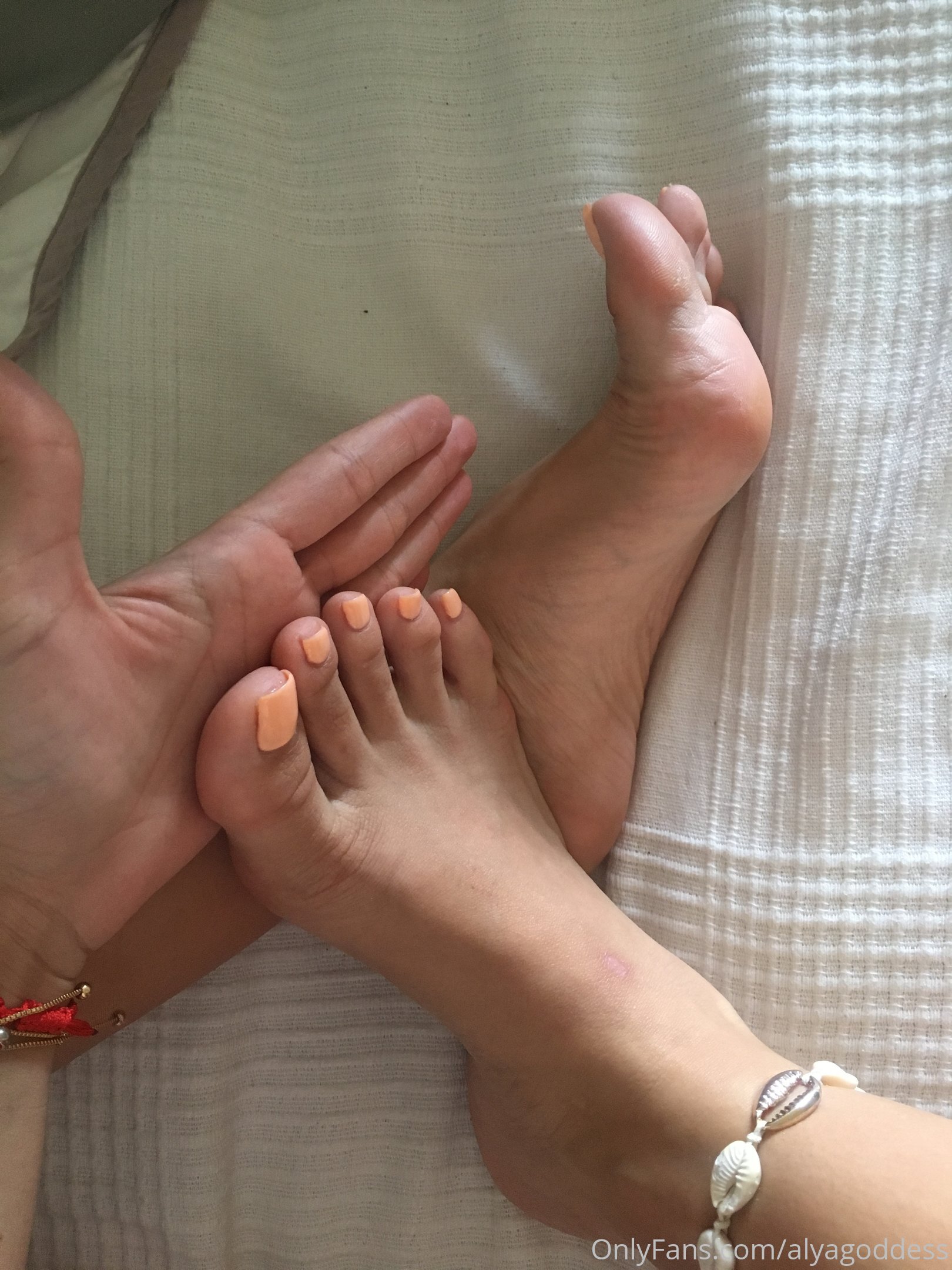 alyagoddess feet photo 10