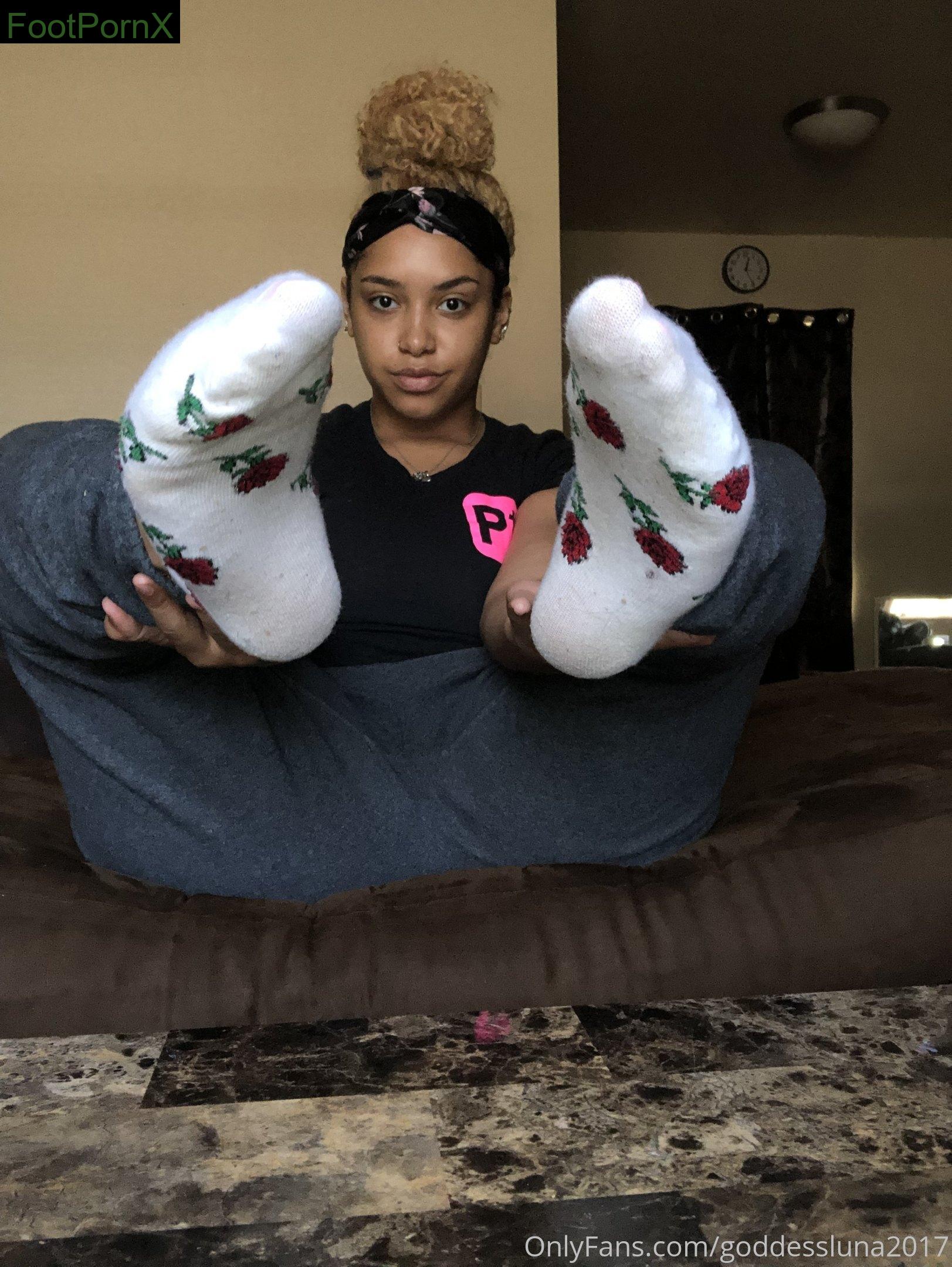 goddessluna2017 feet photo 6