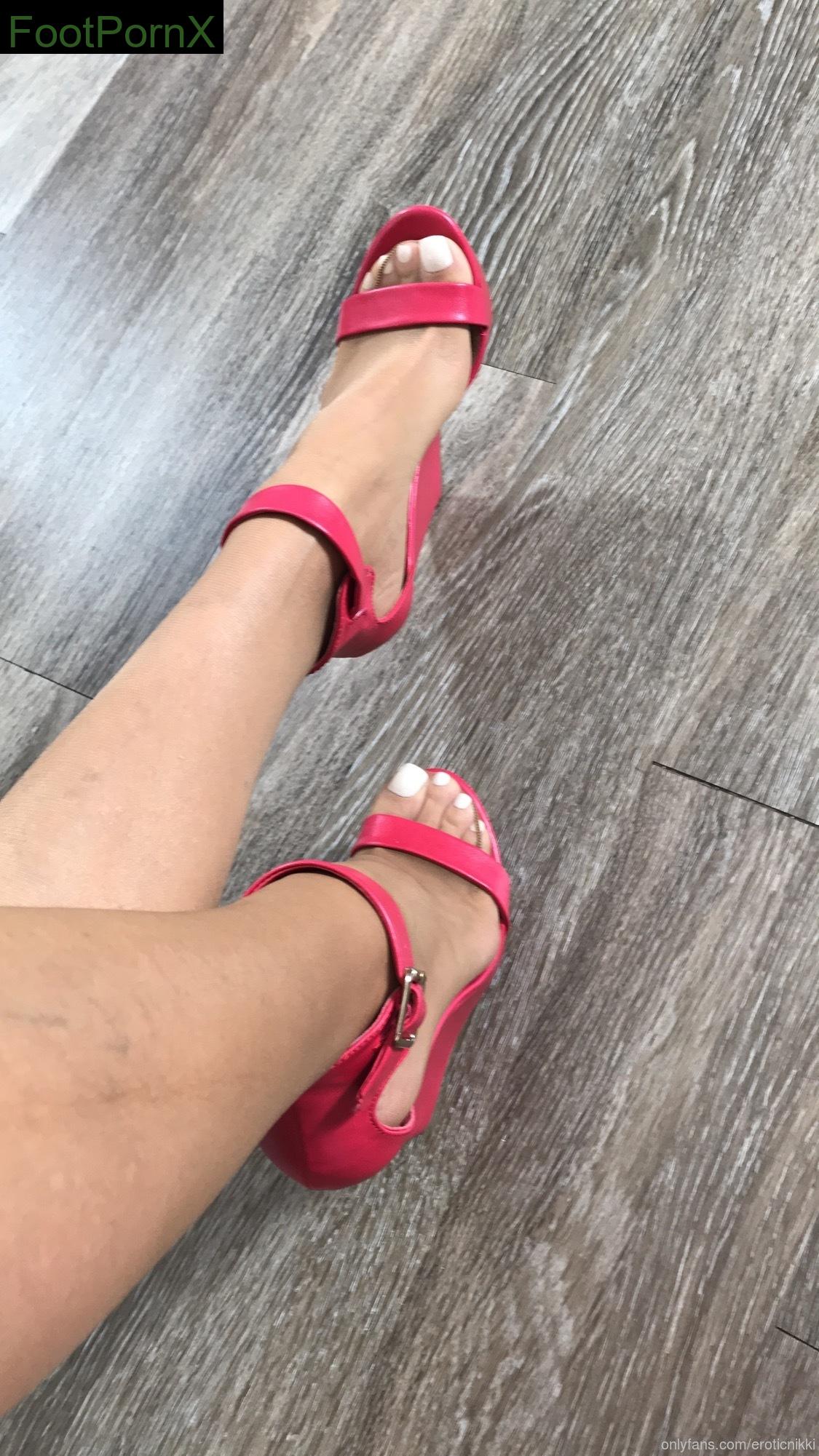 eroticnikki feet photo 23