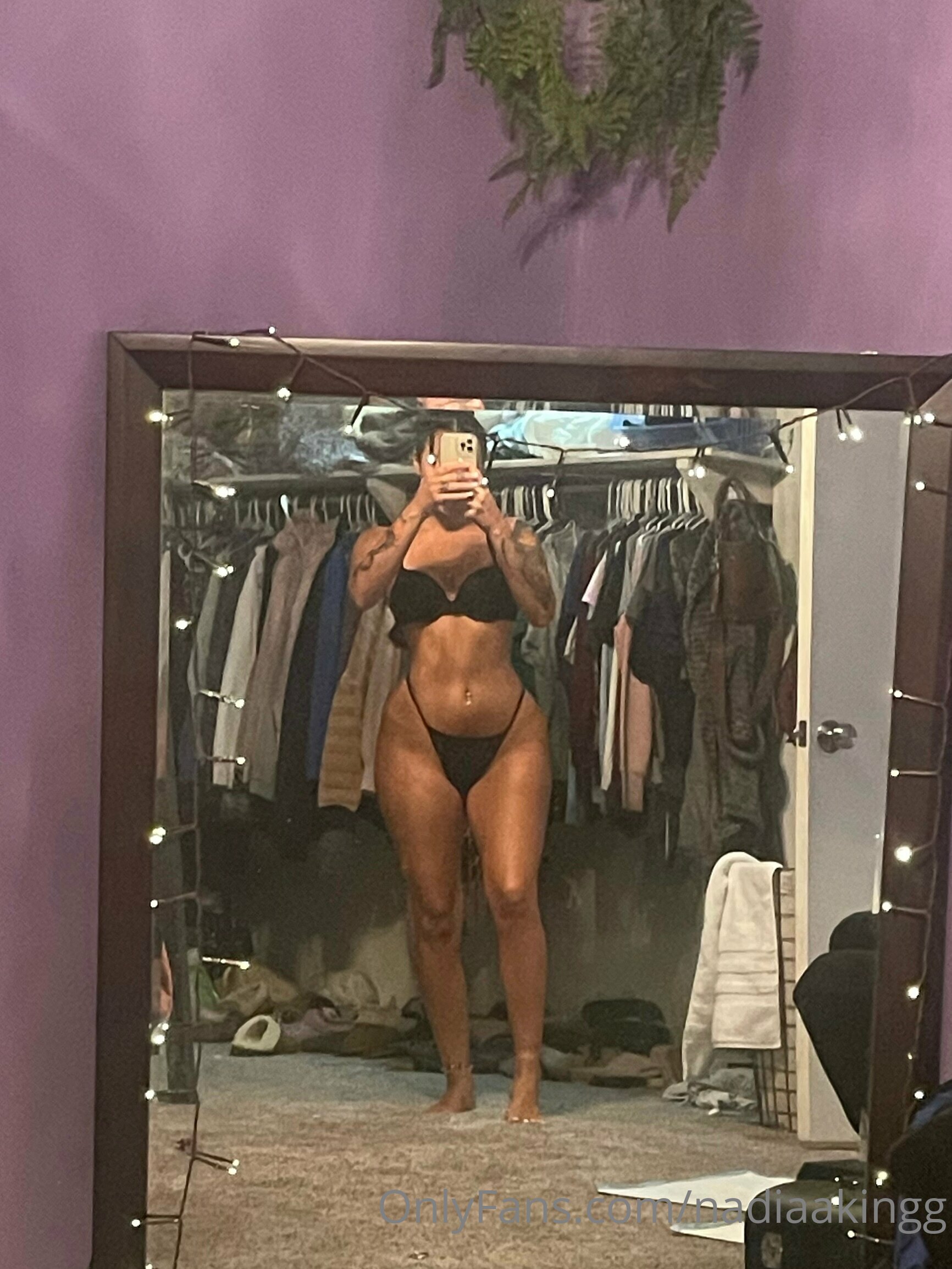 nadiaakingg feet photo 5