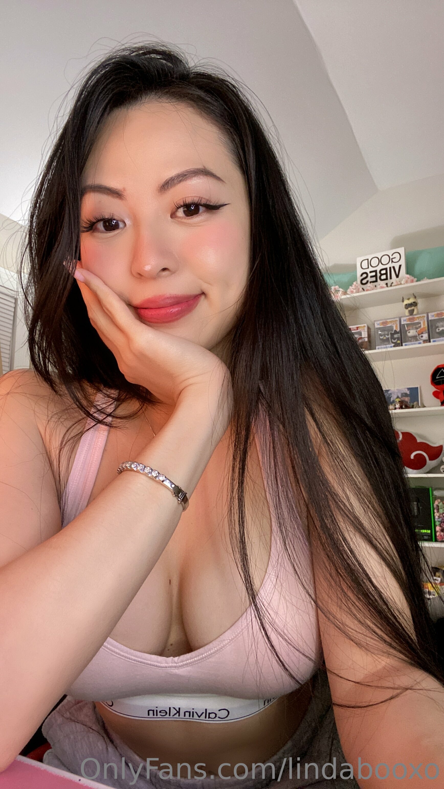 lindabooxo feet photo 1