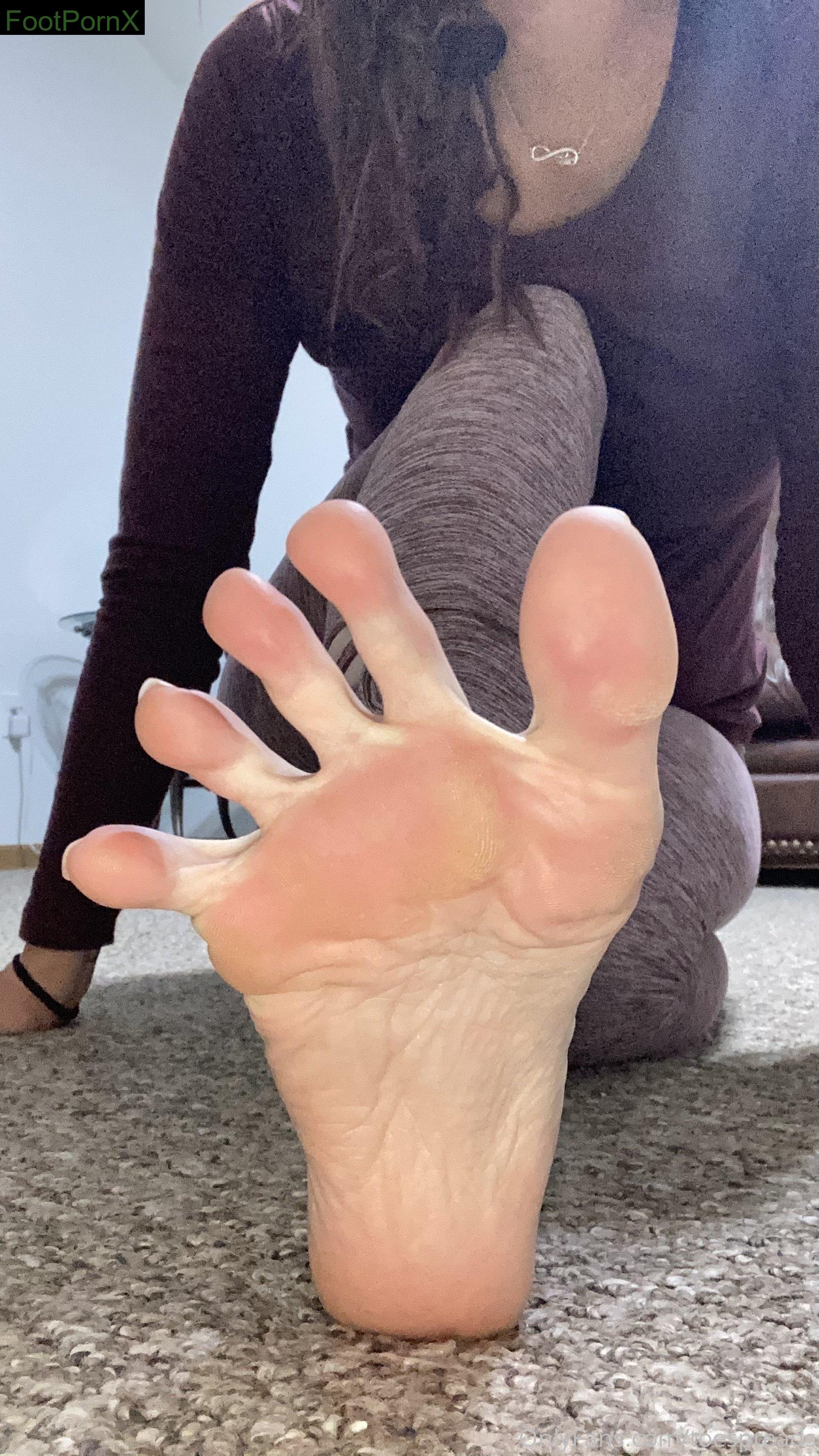 toespreads feet photo 13